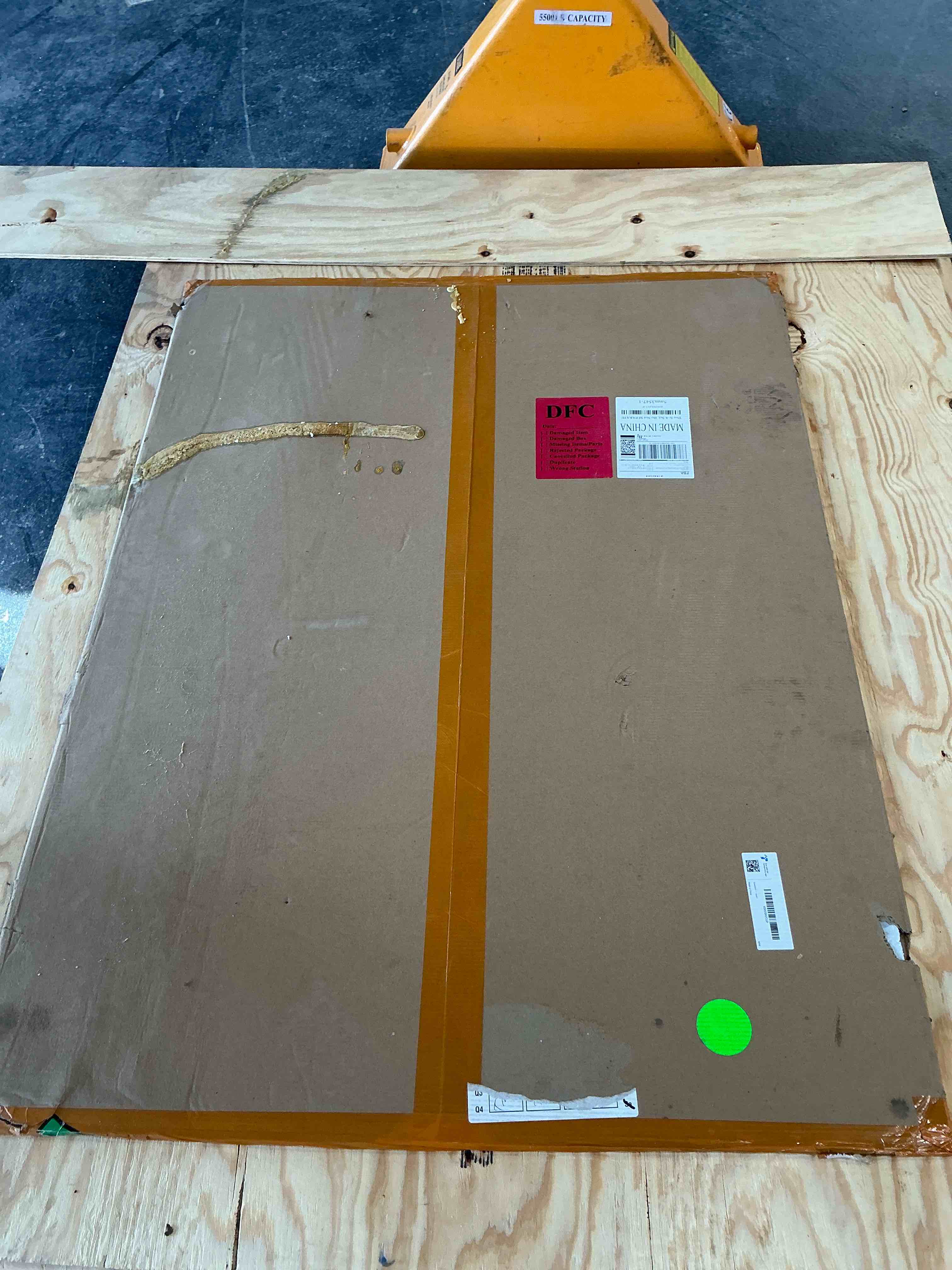 Condition photo showing Good Condition for [Upgraded Version] Crystal Clear 1/5" Thick 47" x 35" Heavy Duty Hard Chair Mat, Can be Used on Carpet or Hard Floor 1 PACK(for Carpets &. HardFloors) 35"x 47"x 1/5"