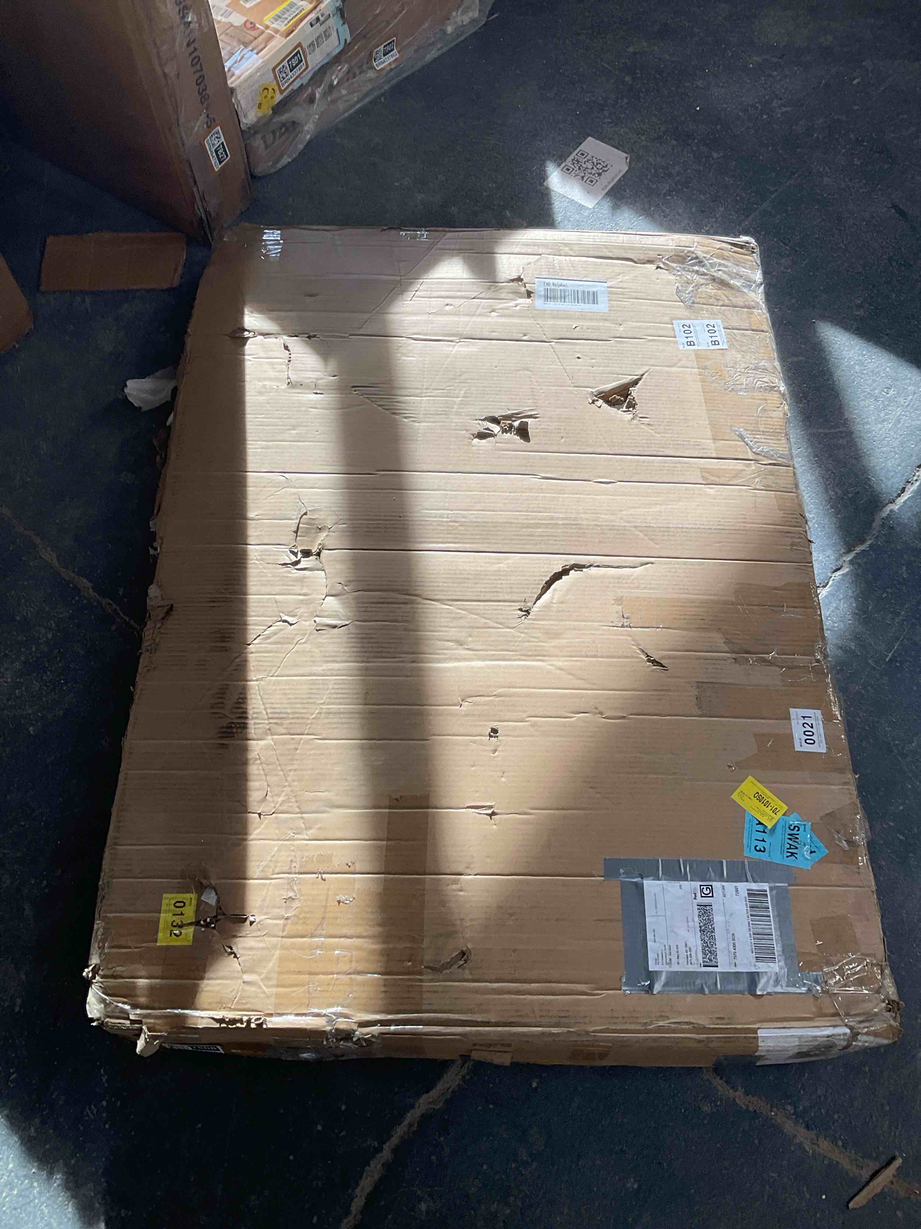 Condition photo showing Good Condition for (top only) holderman glass top single coffee table