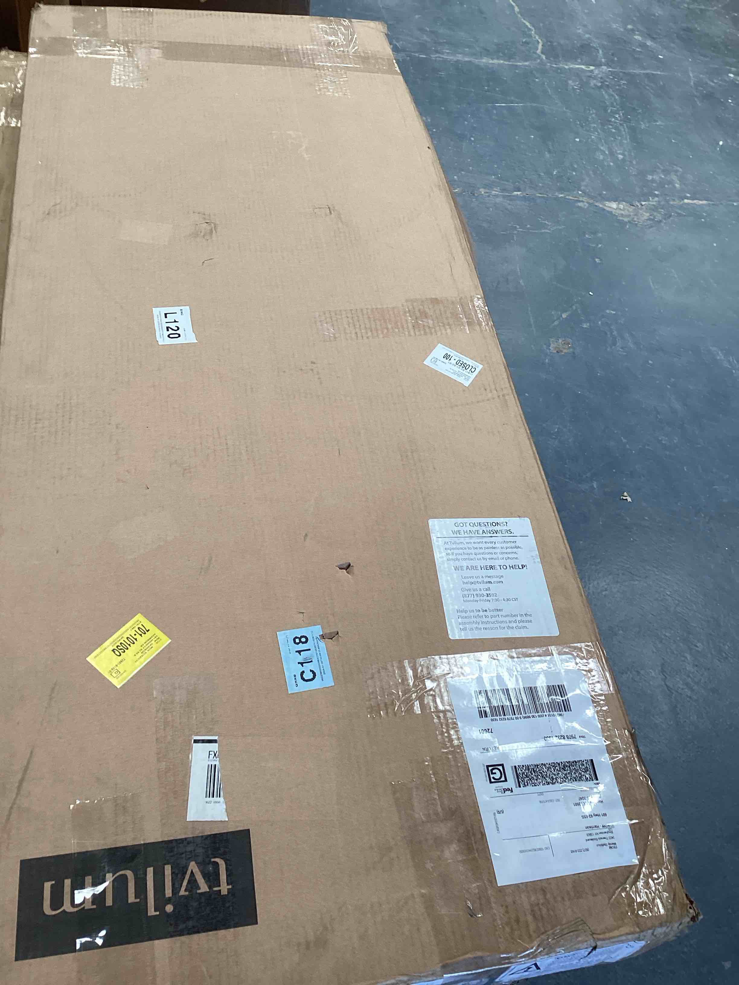 Condition photo showing Good Condition for entertainment desk