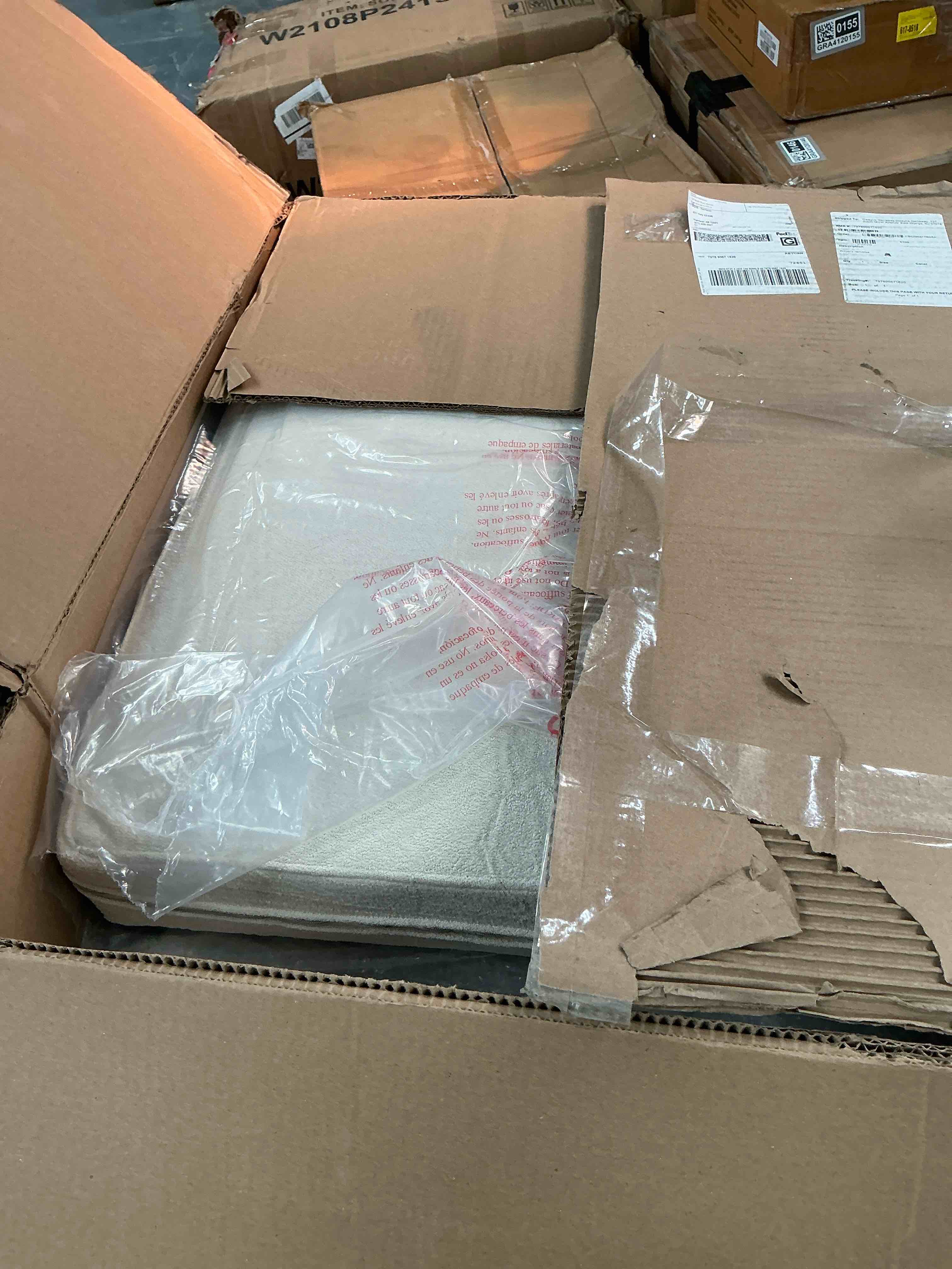 (incomplete) pieces of a couch/chair