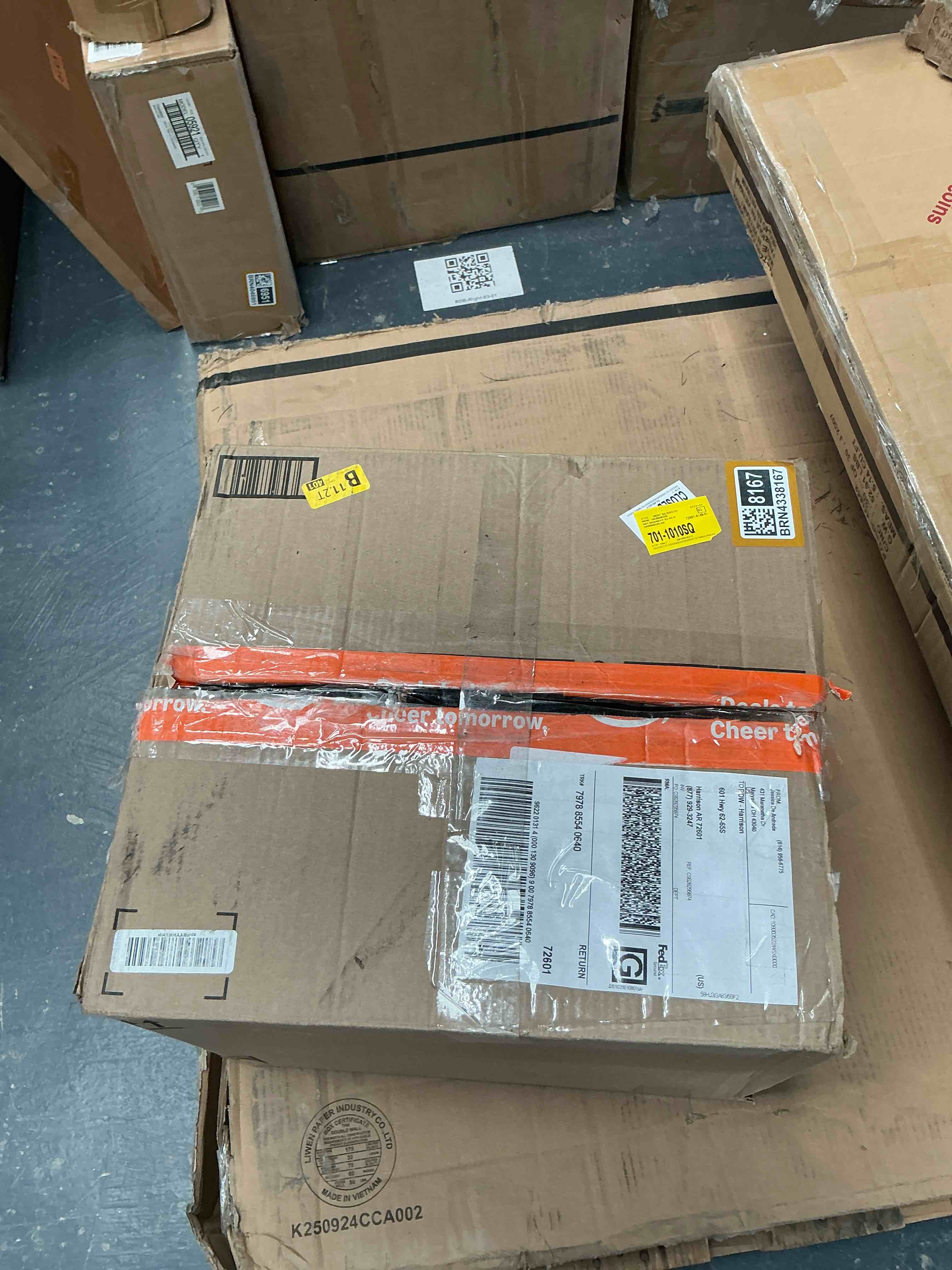 Condition photo showing Good Condition for AREA RUG SIZE UNKNOWN