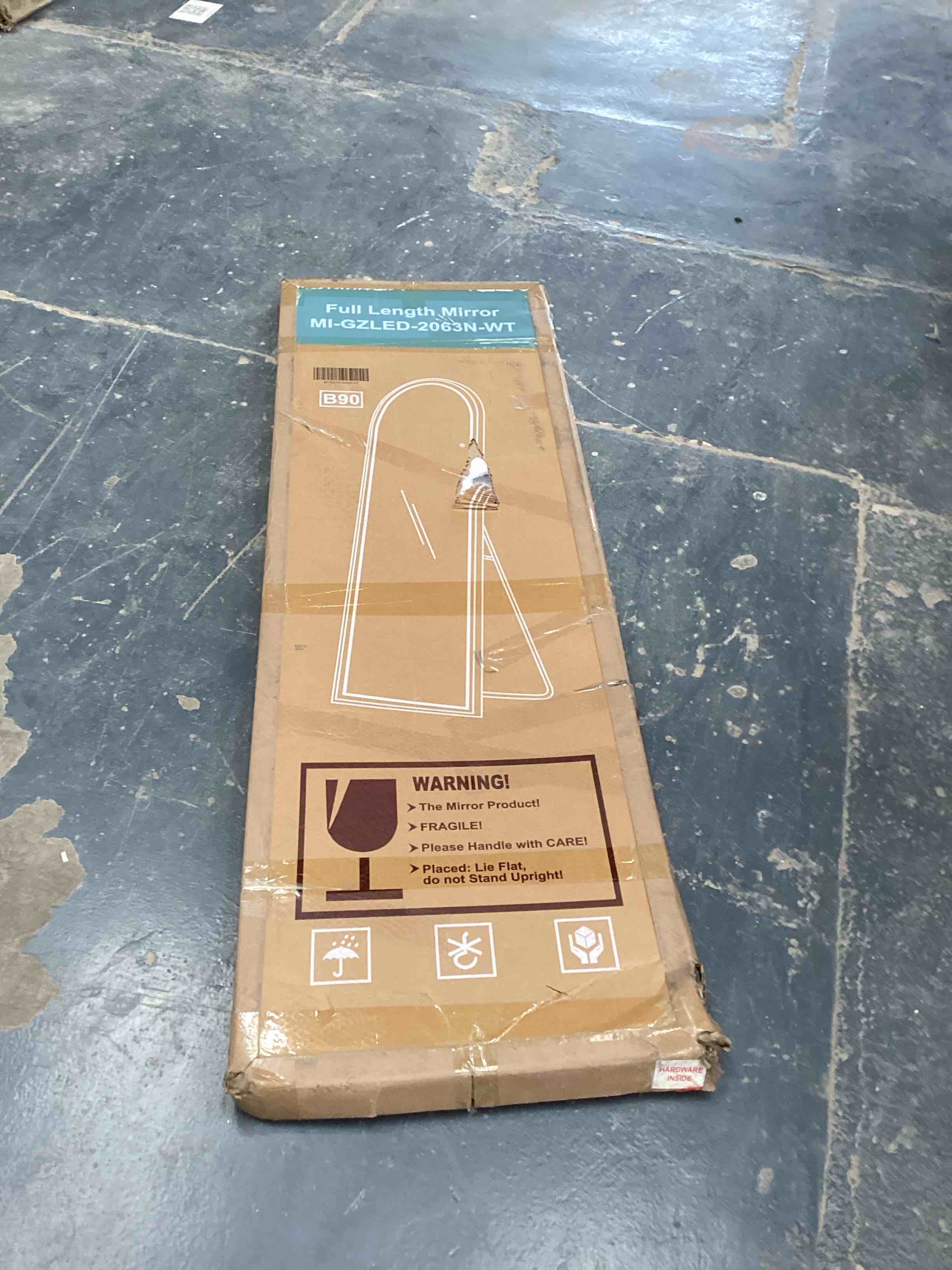 Condition photo showing Good Condition for Full length Mirror MI-2063N-WT 