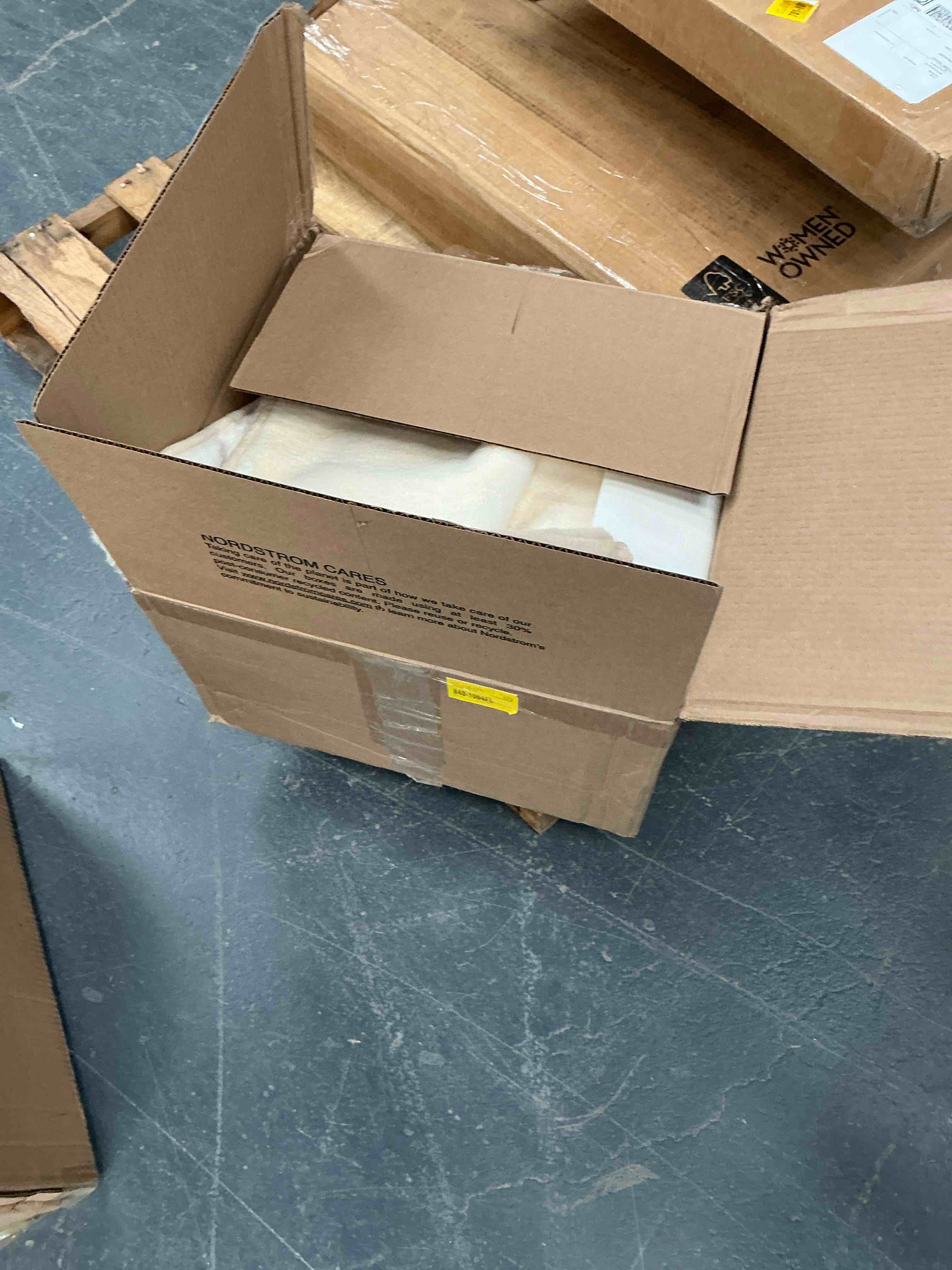 Condition photo showing Good Condition for Area Rugs