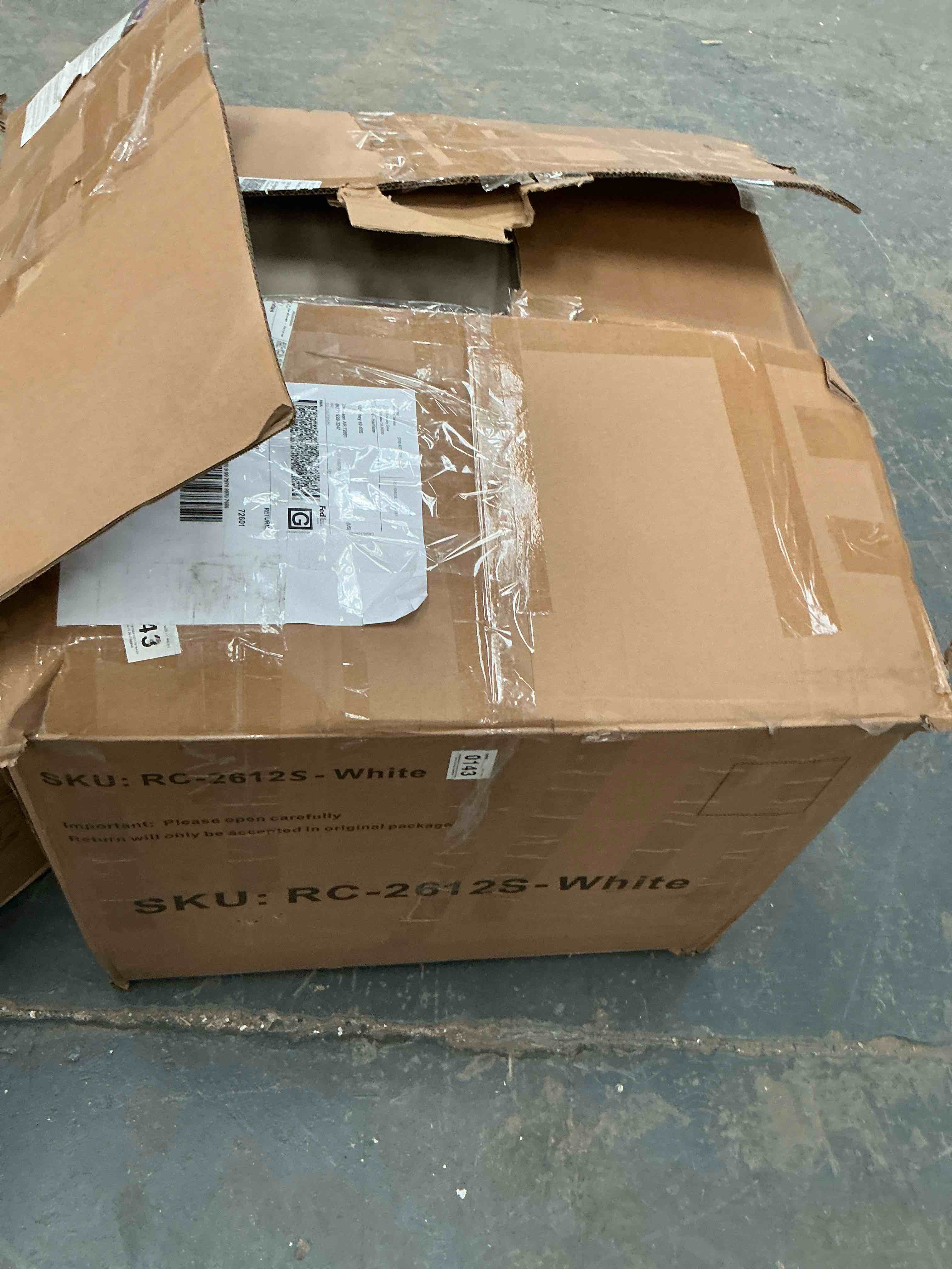 Condition photo showing Good Condition for WHITE CHAIR, UNKNOWN IF COMPLETE