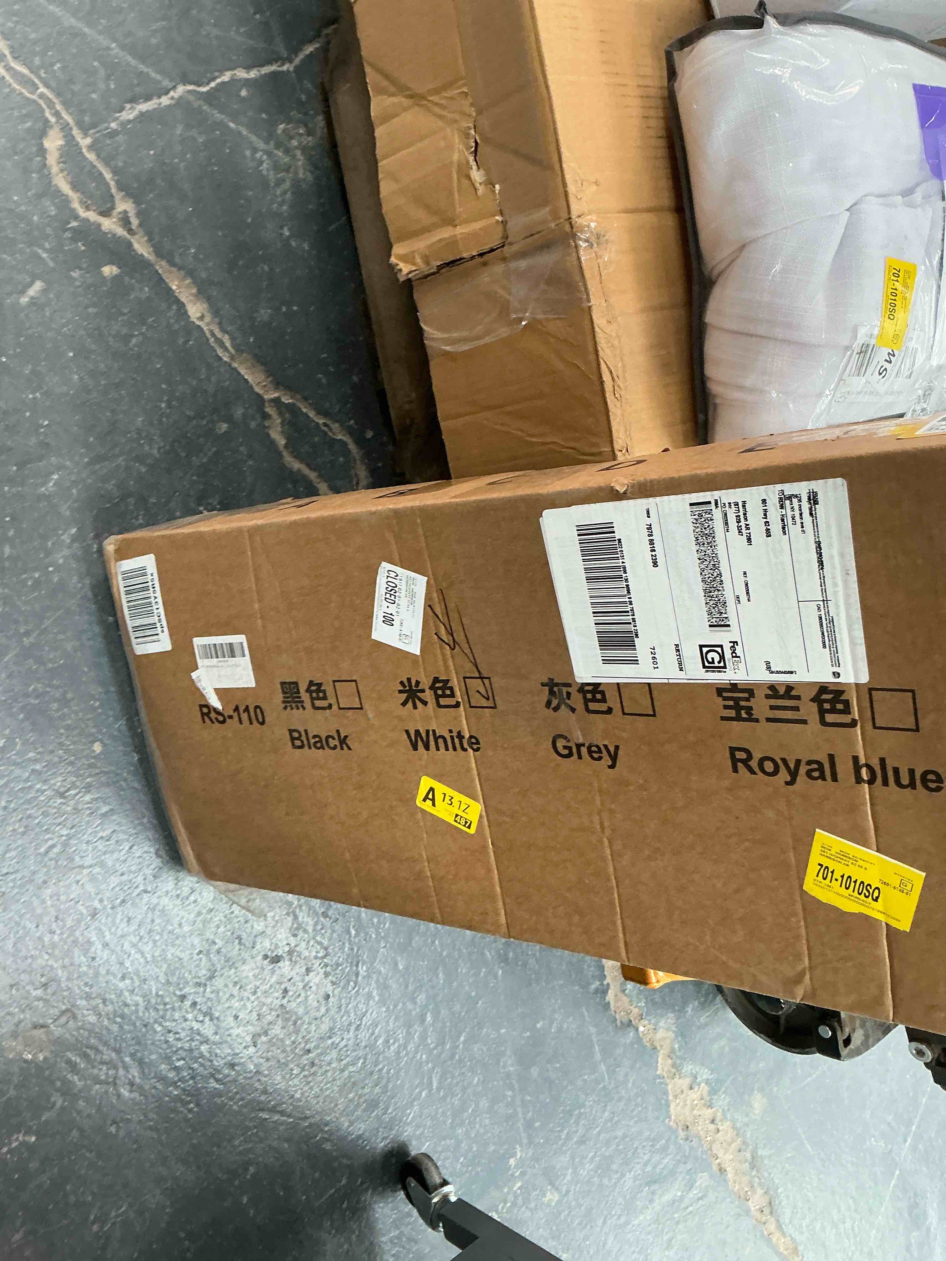 Condition photo showing Good Condition for ROOM PRIVACY SCREEN