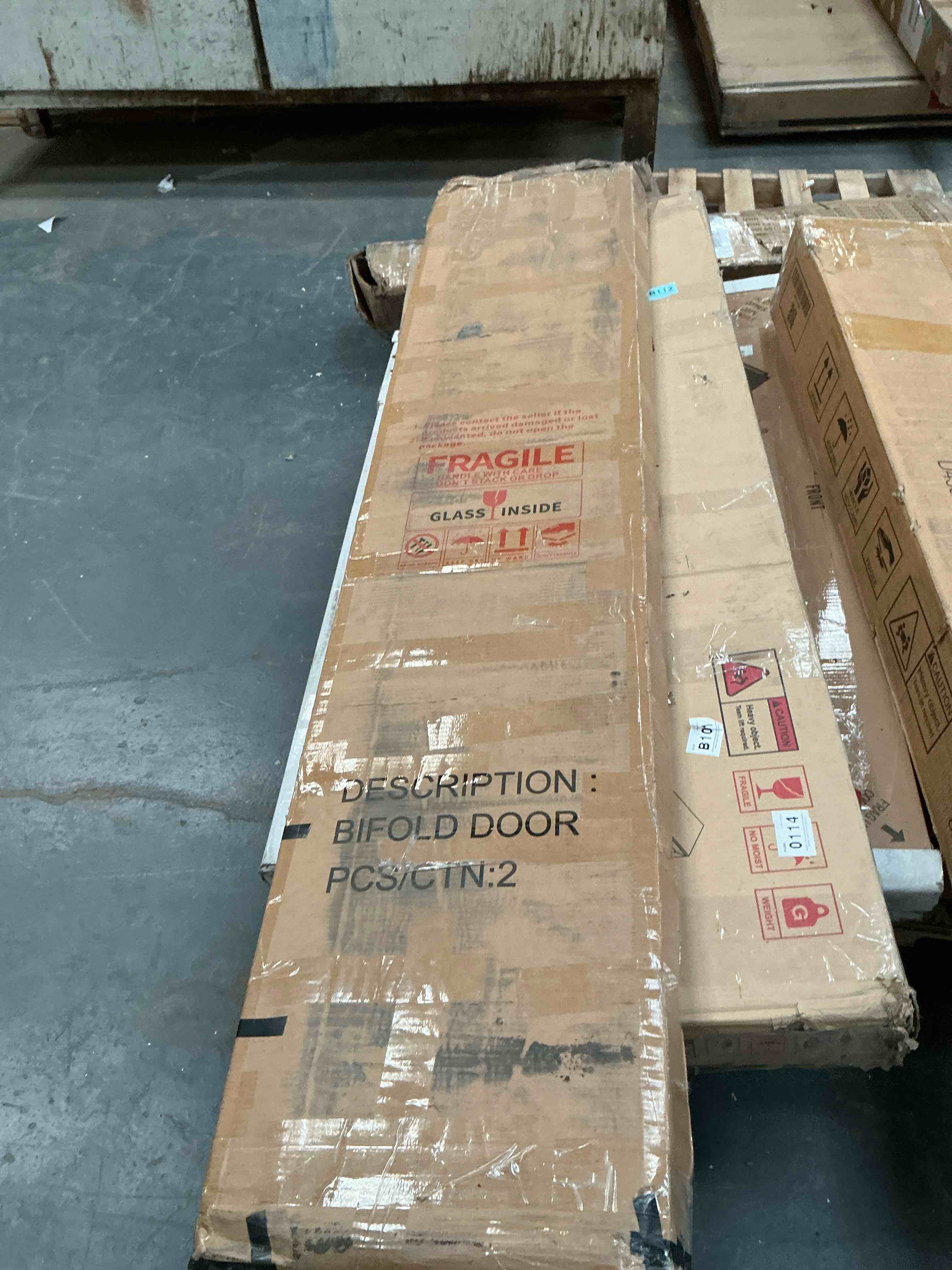 Condition photo showing Good Condition for BIFOLD DOOR WITH GLASS