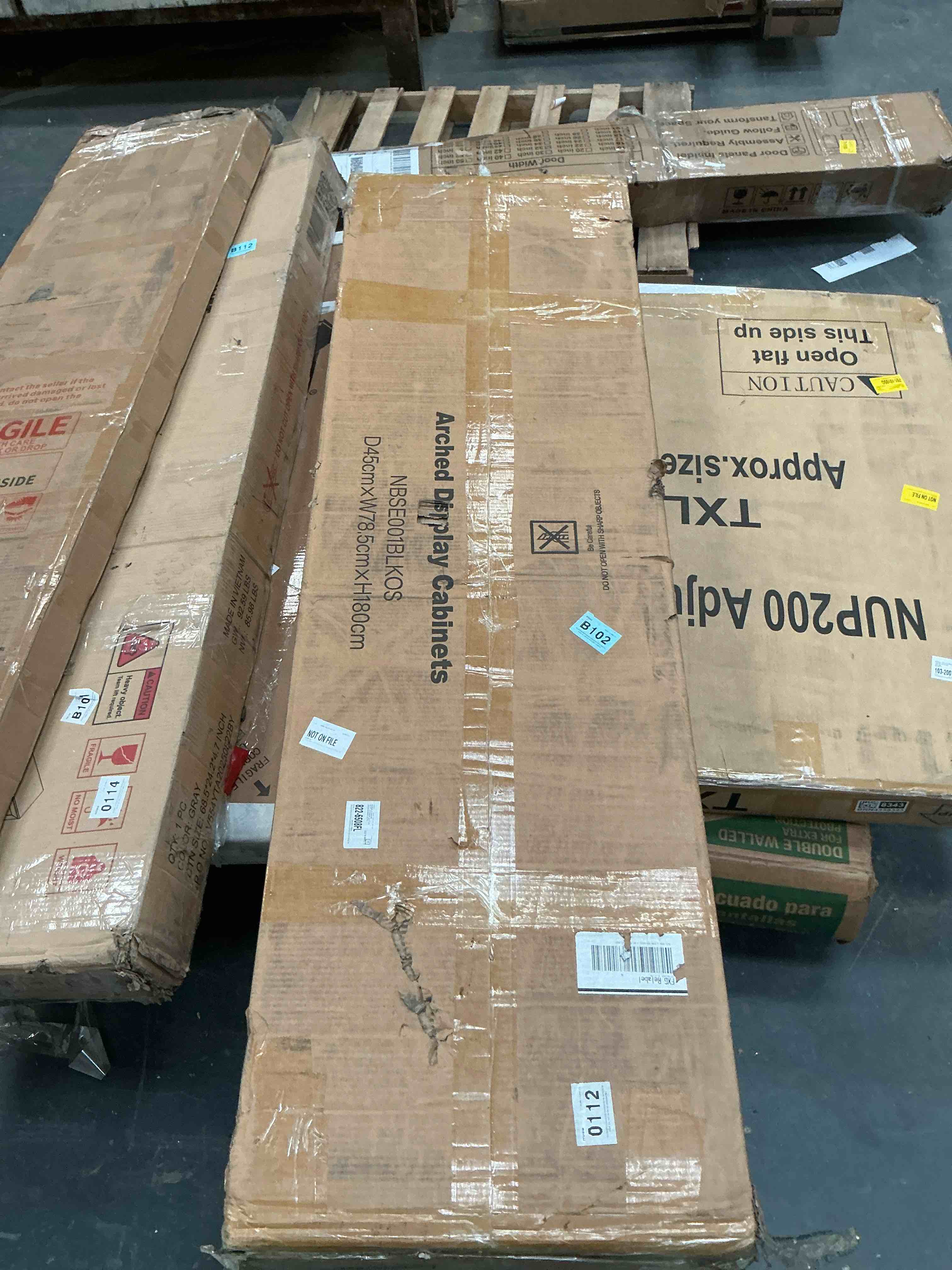 Condition photo showing Good Condition for BLACK ARCHED DISPLAY CABINET