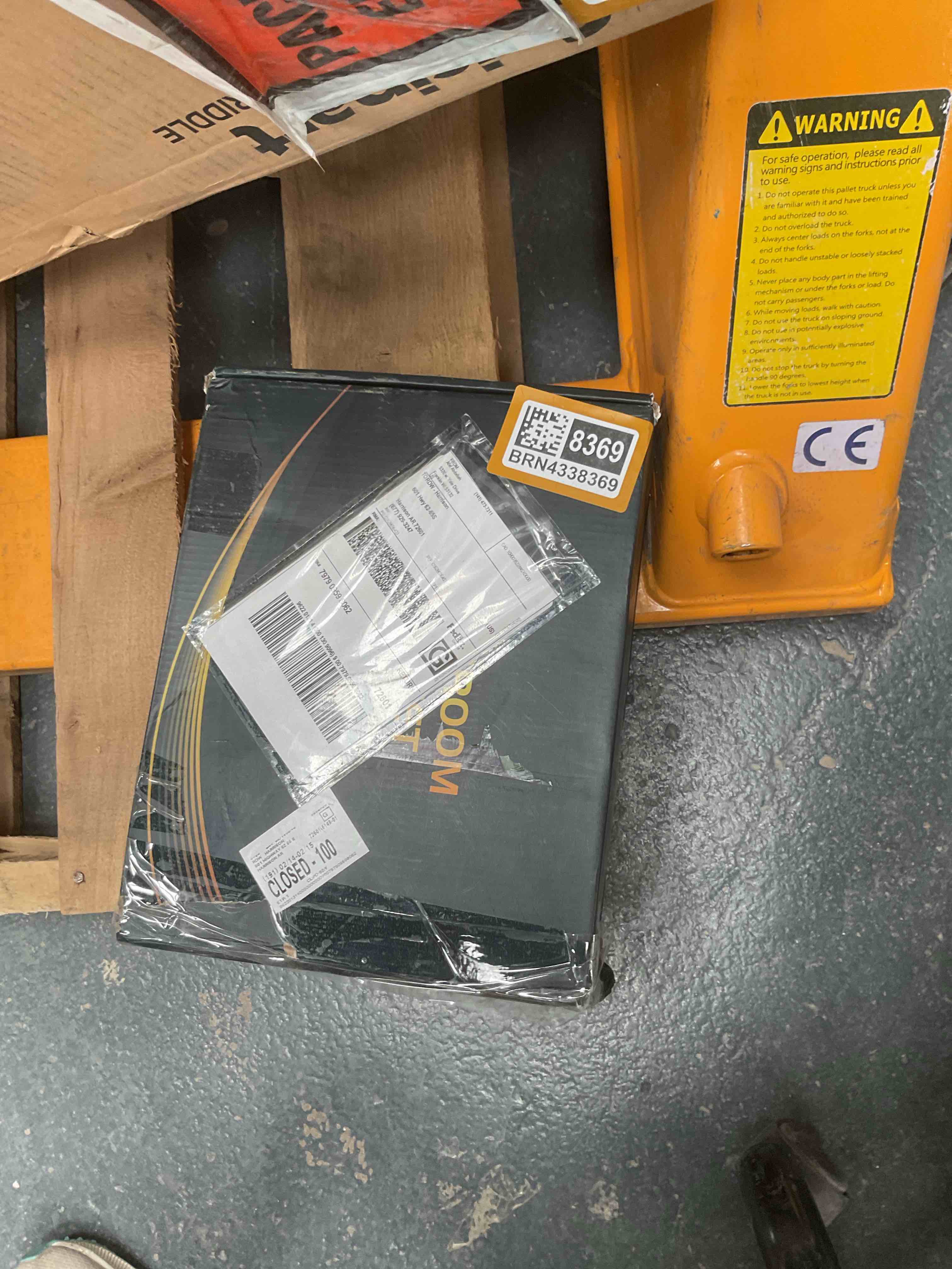 Condition photo showing Good Condition for Single-Handle Bathroom Faucet, Single Hole Bathroom Sink Faucet