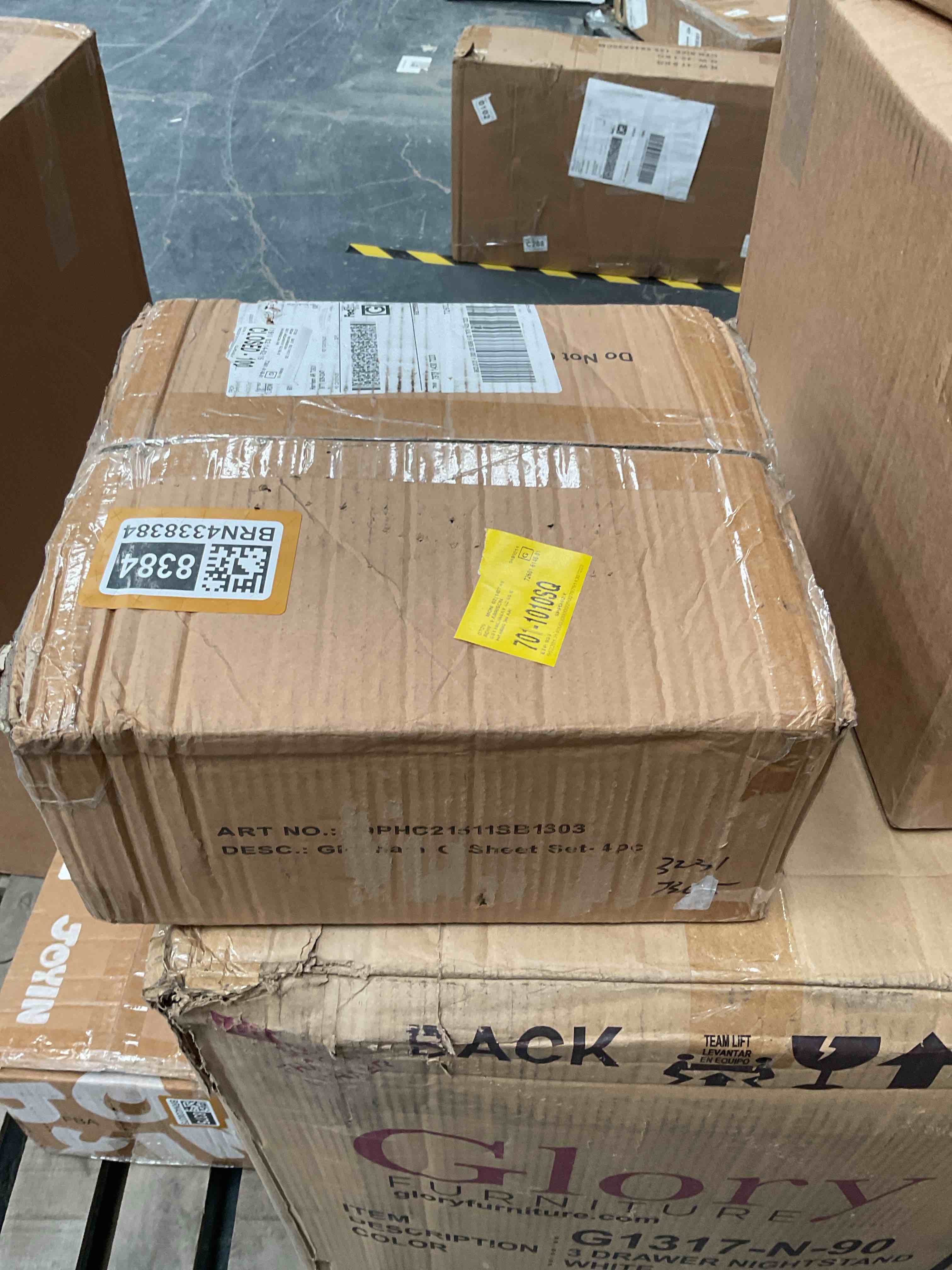 Condition photo showing Good Condition for Gingham 250 Thread Count Plaid 100% Cotton Percale Sheet Set