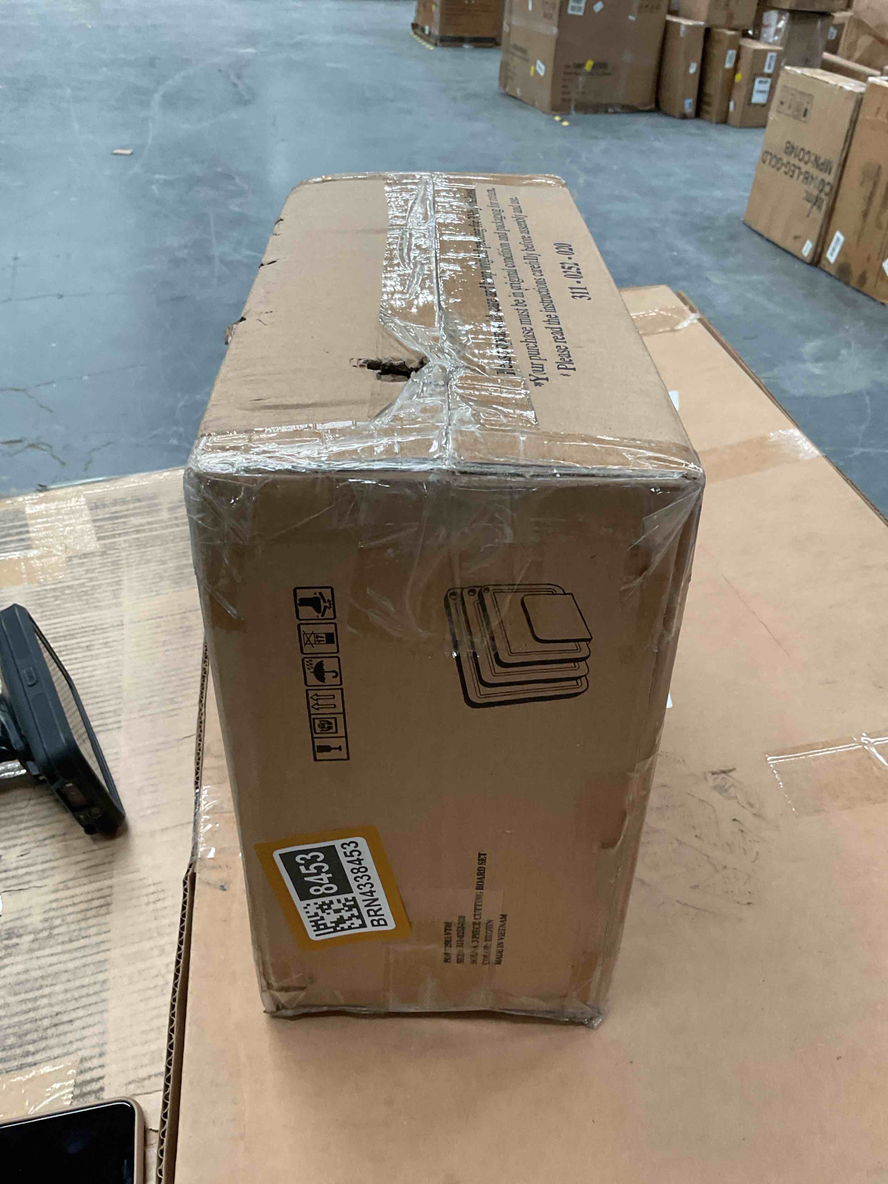 Condition photo showing Good Condition for SOLNA THREE-PIECE CUTTING BOARD SET