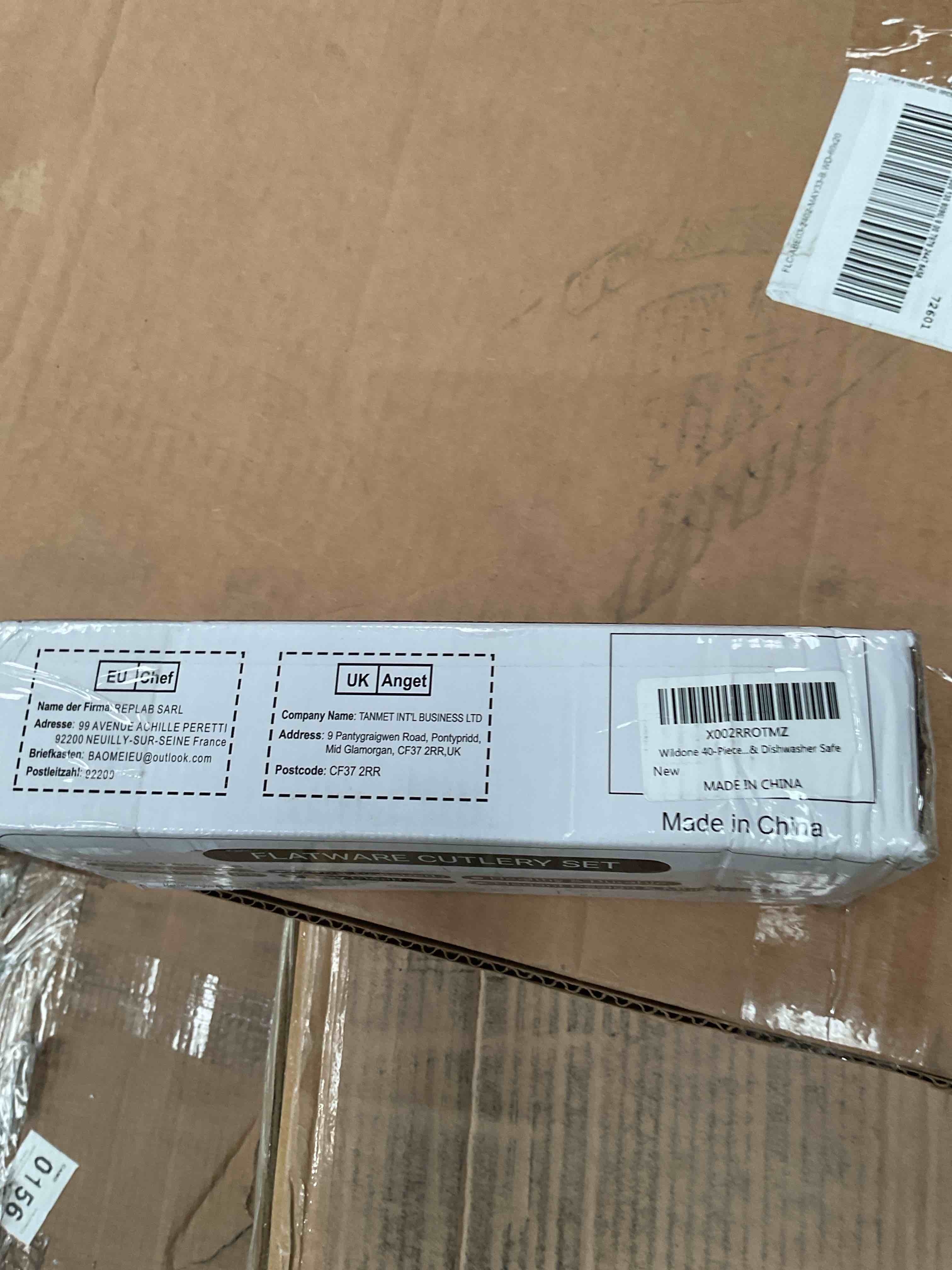 Condition photo showing Good Condition for 40-piece Black Stainless Steel Silverware Set For 8, Elegant Flatware, Dishwasher Safe, Rust-resistant, Modern Design, Ideal For Home, Parties, And Special Occasions