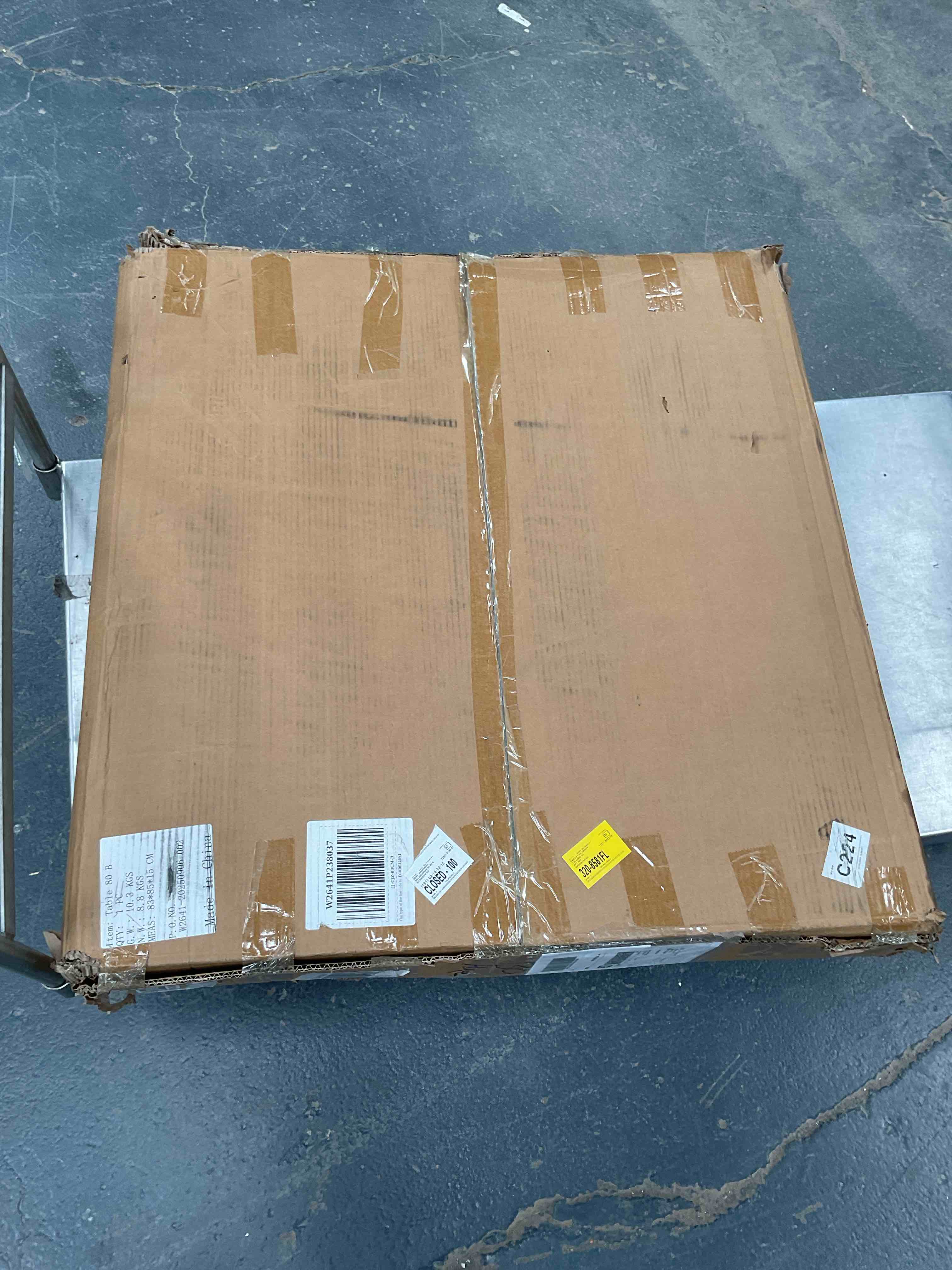 Condition photo showing Good Condition for Amelia-Lillie Round Pedestal Dining Table