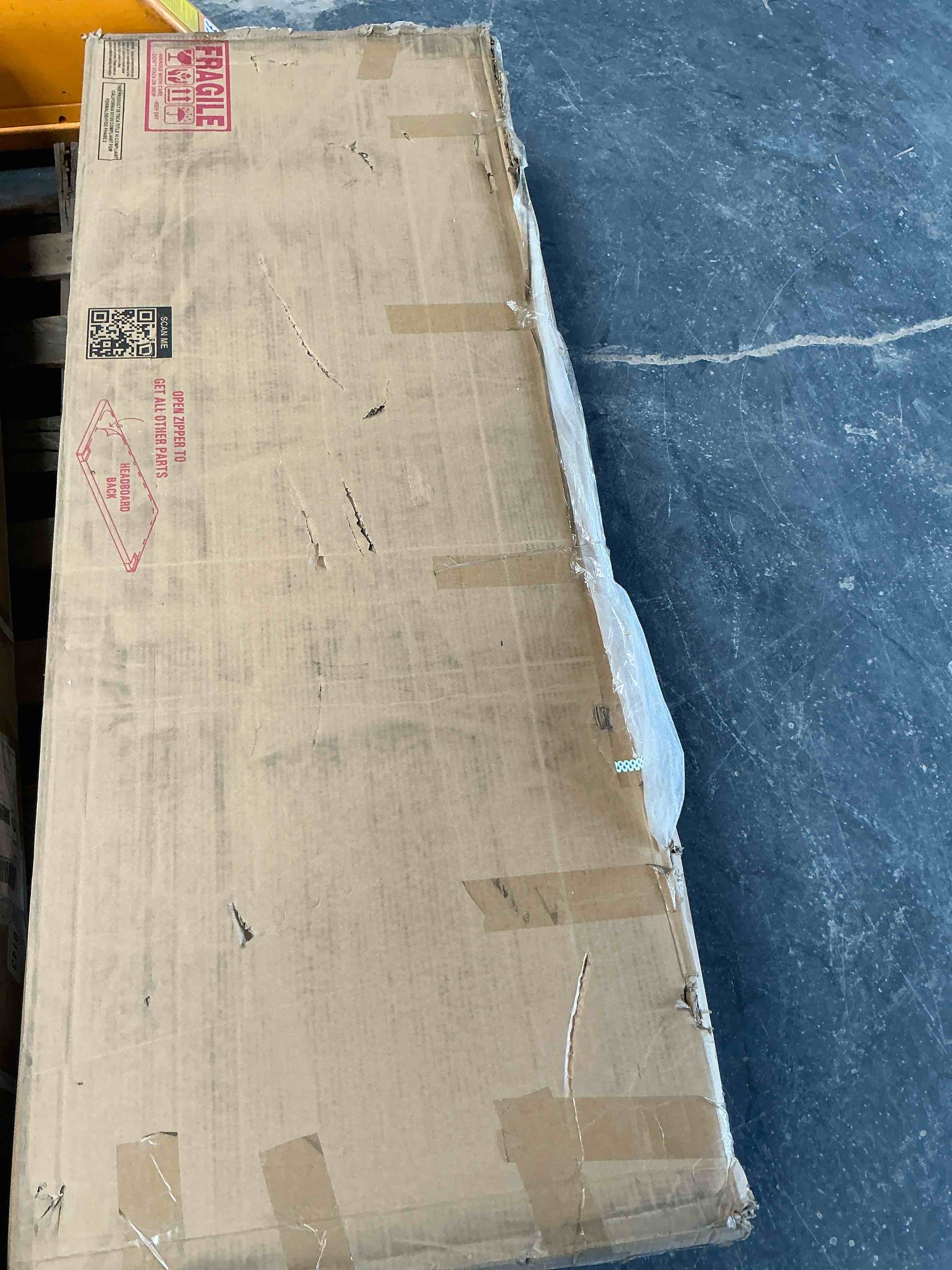 Condition photo showing Good Condition for Ameire Upholstered Bed