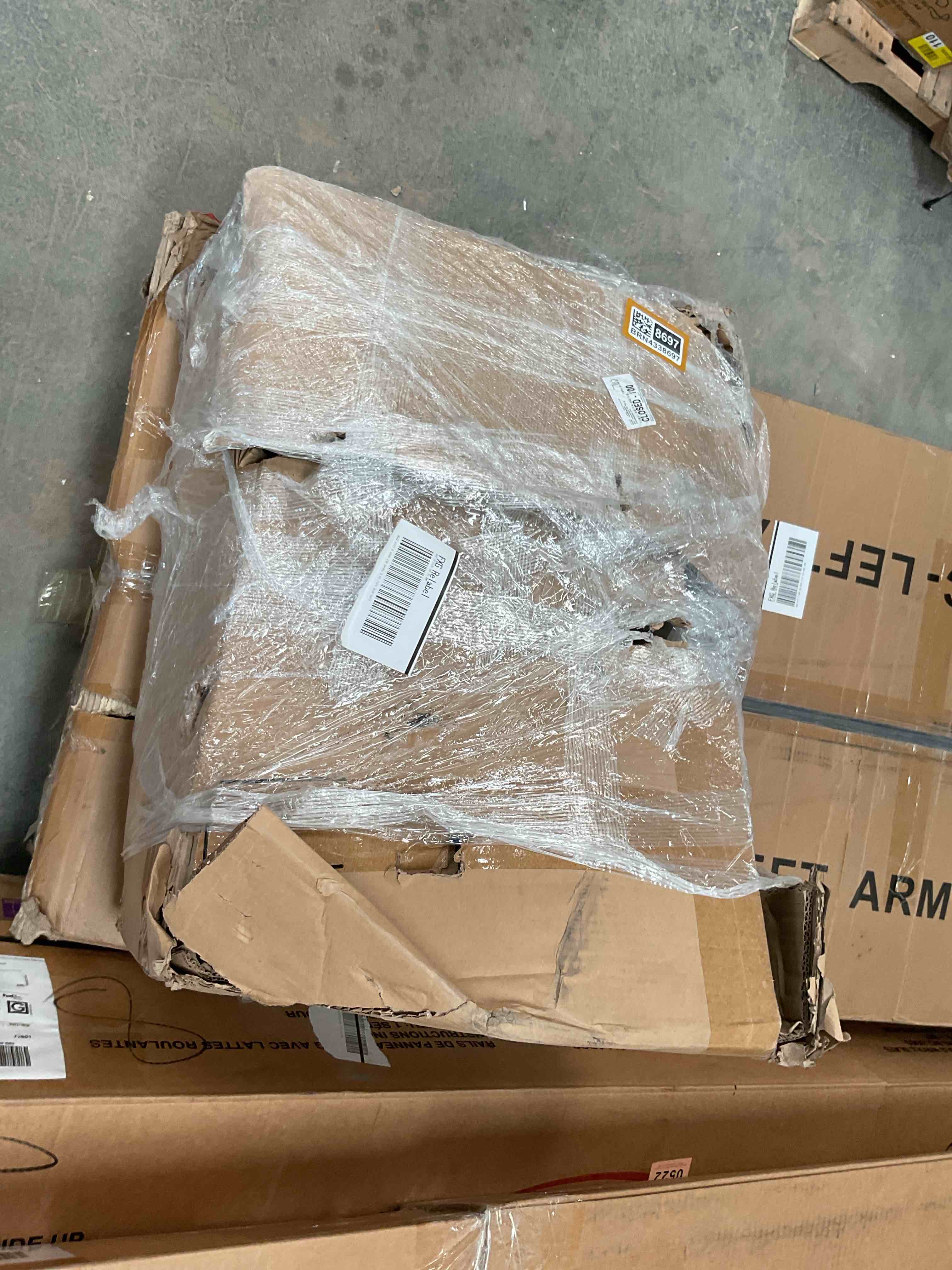 Condition photo showing Good Condition for (won’t turn on )     VEVOR 3 Speed 15 Qt. Stand Mixer