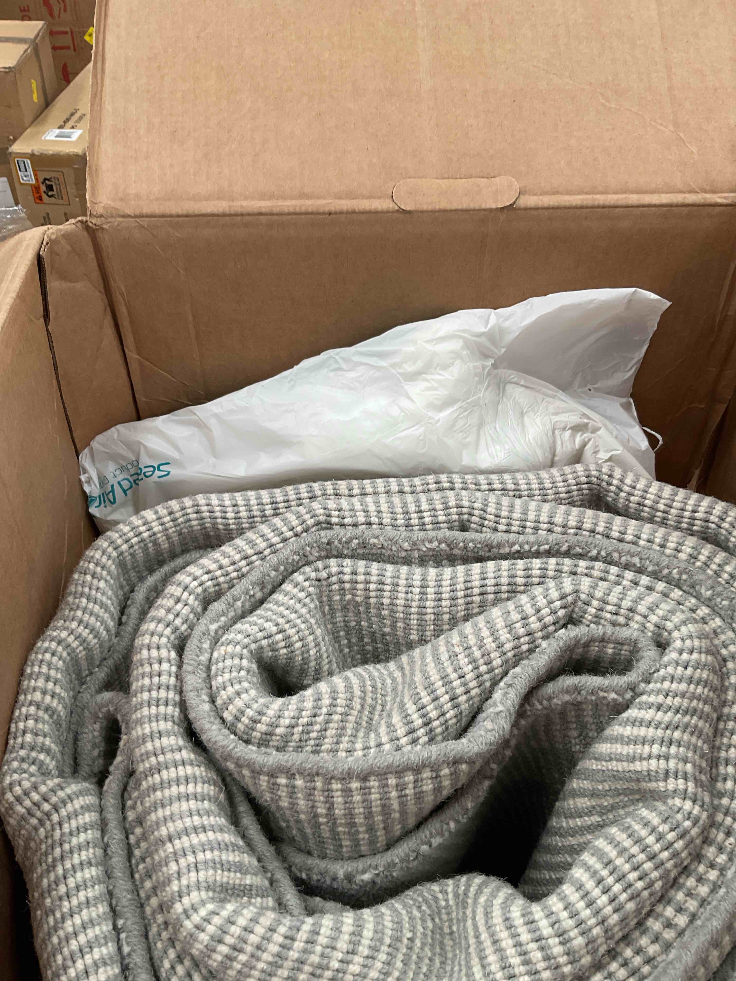 Condition photo showing Good Condition for LARGE AREA RUG