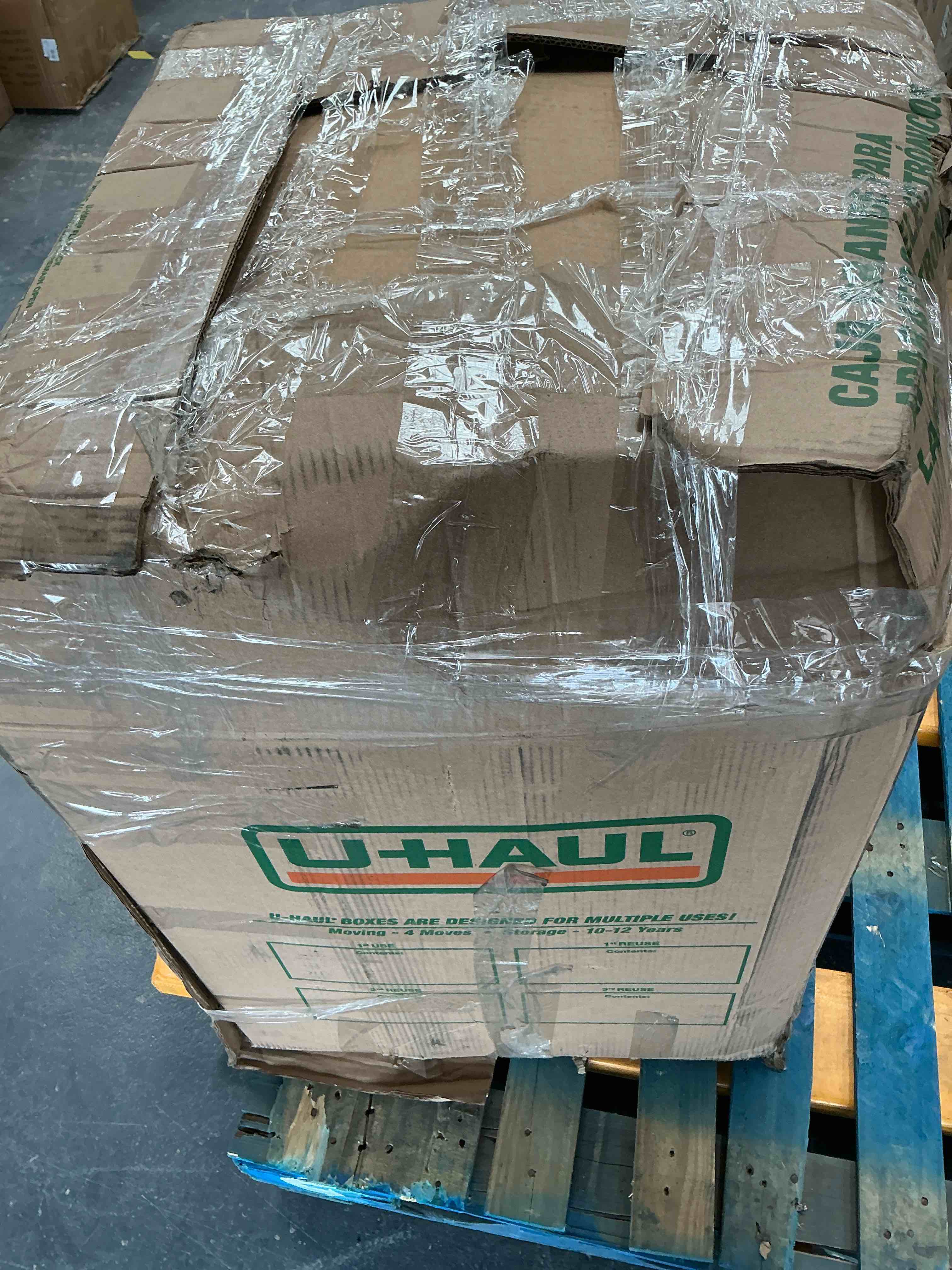 Condition photo showing Good Condition for sayette 3-piece 112" upholstered modular sofa