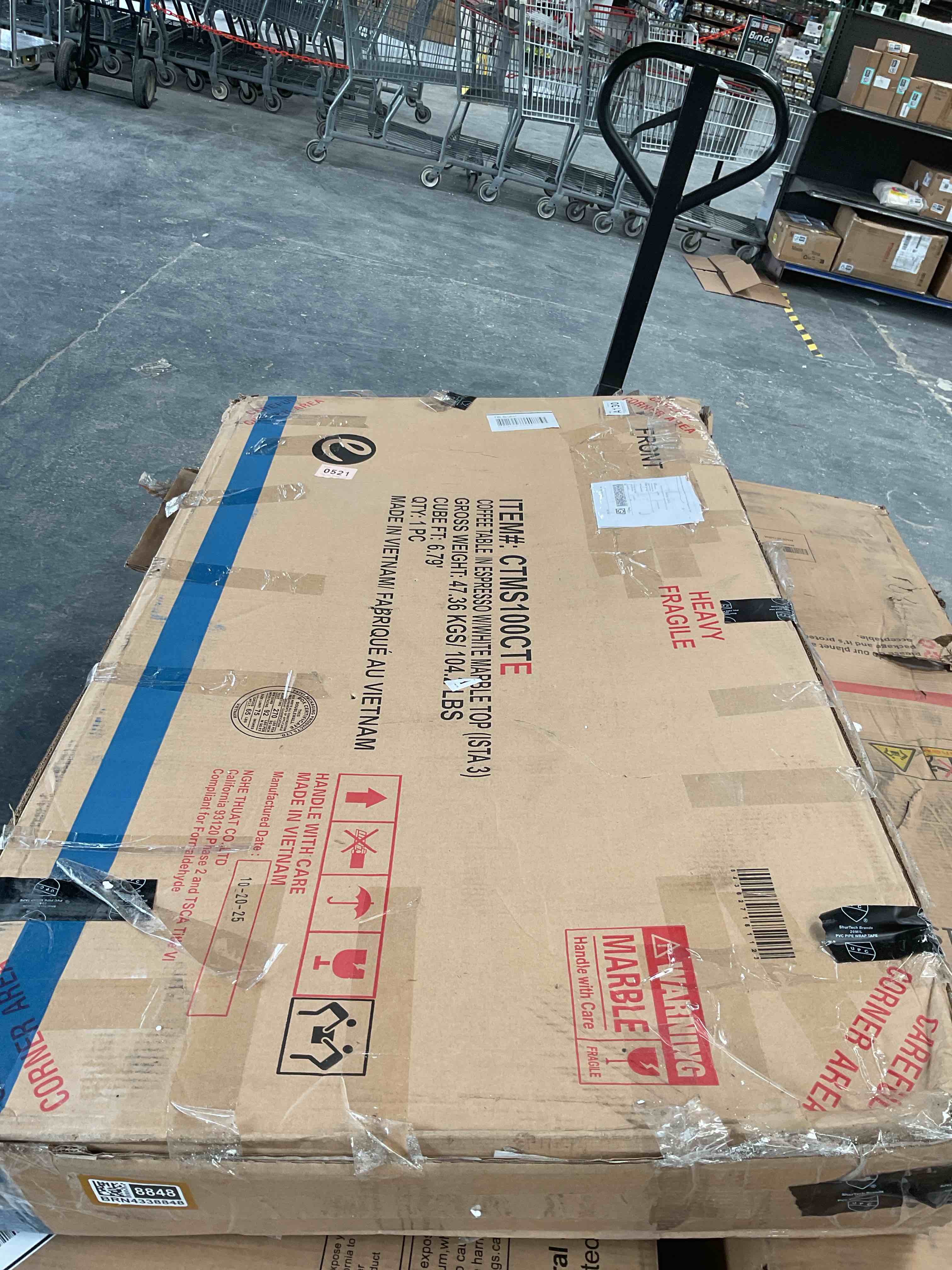 Condition photo showing Good Condition for phang marble coffee table