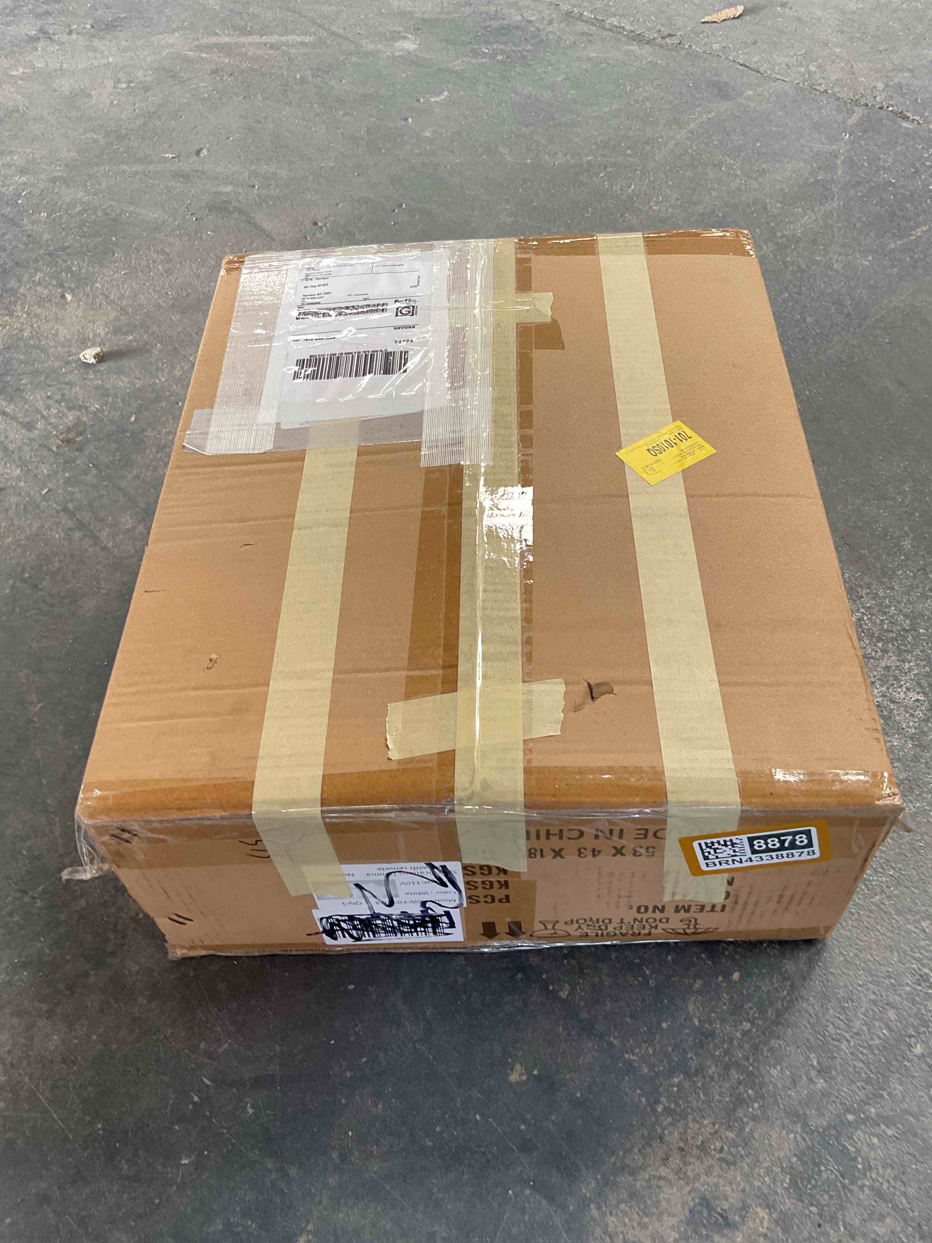 Condition photo showing Good Condition for  damaged.   Hanke 36.22”  6- Speed Dimmable Reversible Ceiling Fan With Led Lights And Remote Control