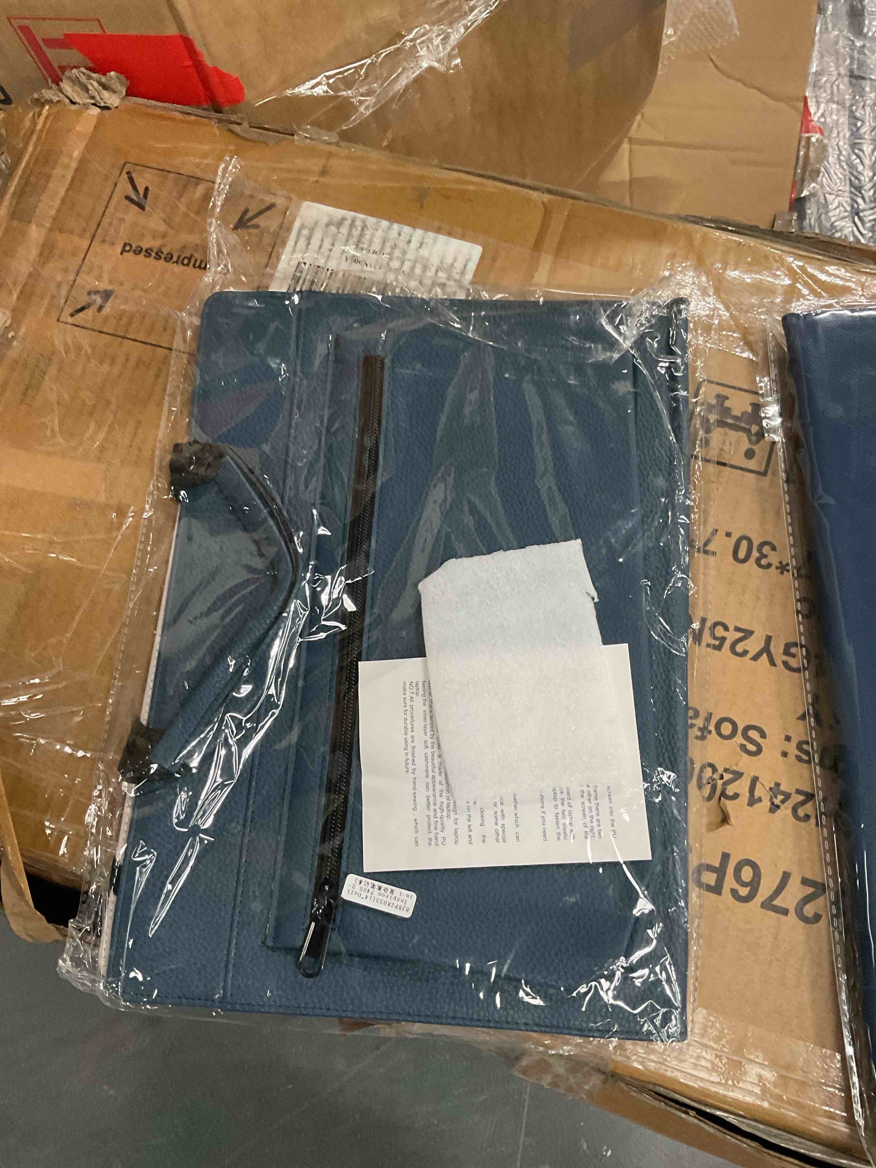 Condition photo showing Good Condition for LAPTOP CASE