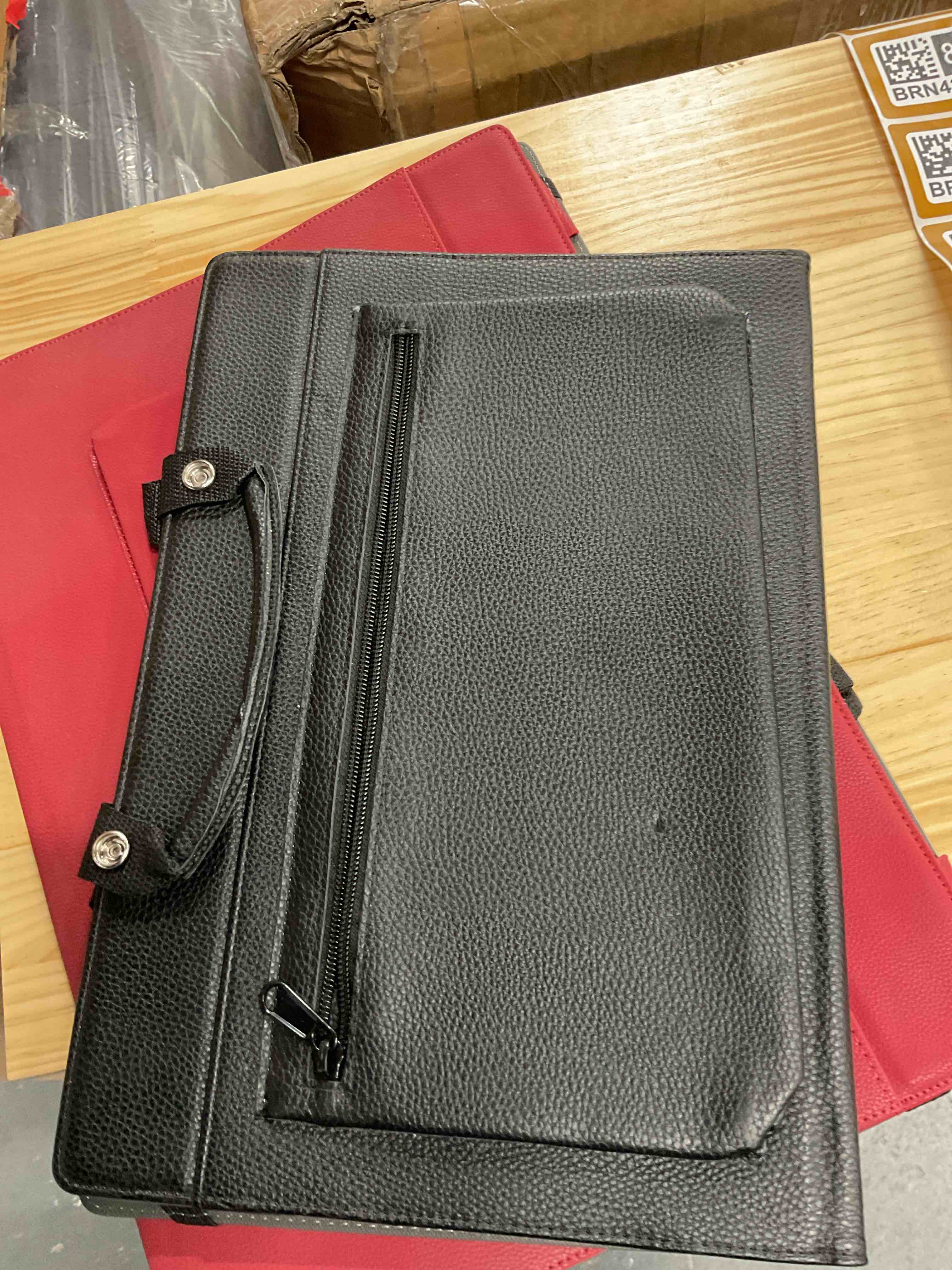 Condition photo showing Good Condition for LAPTOP CASE