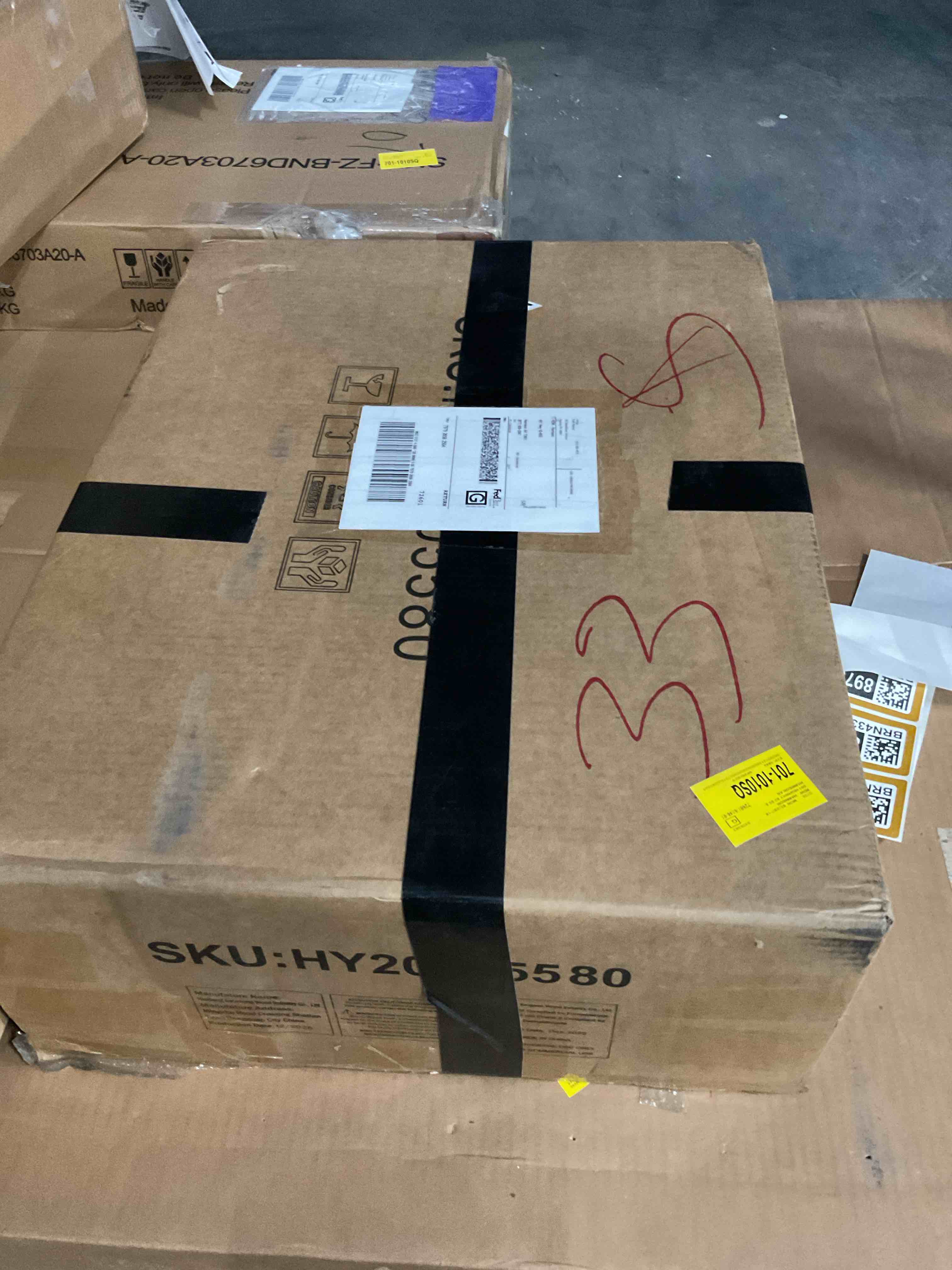 Condition photo showing Good Condition for Double Dresser With 10 Storage Drawers(not complete)