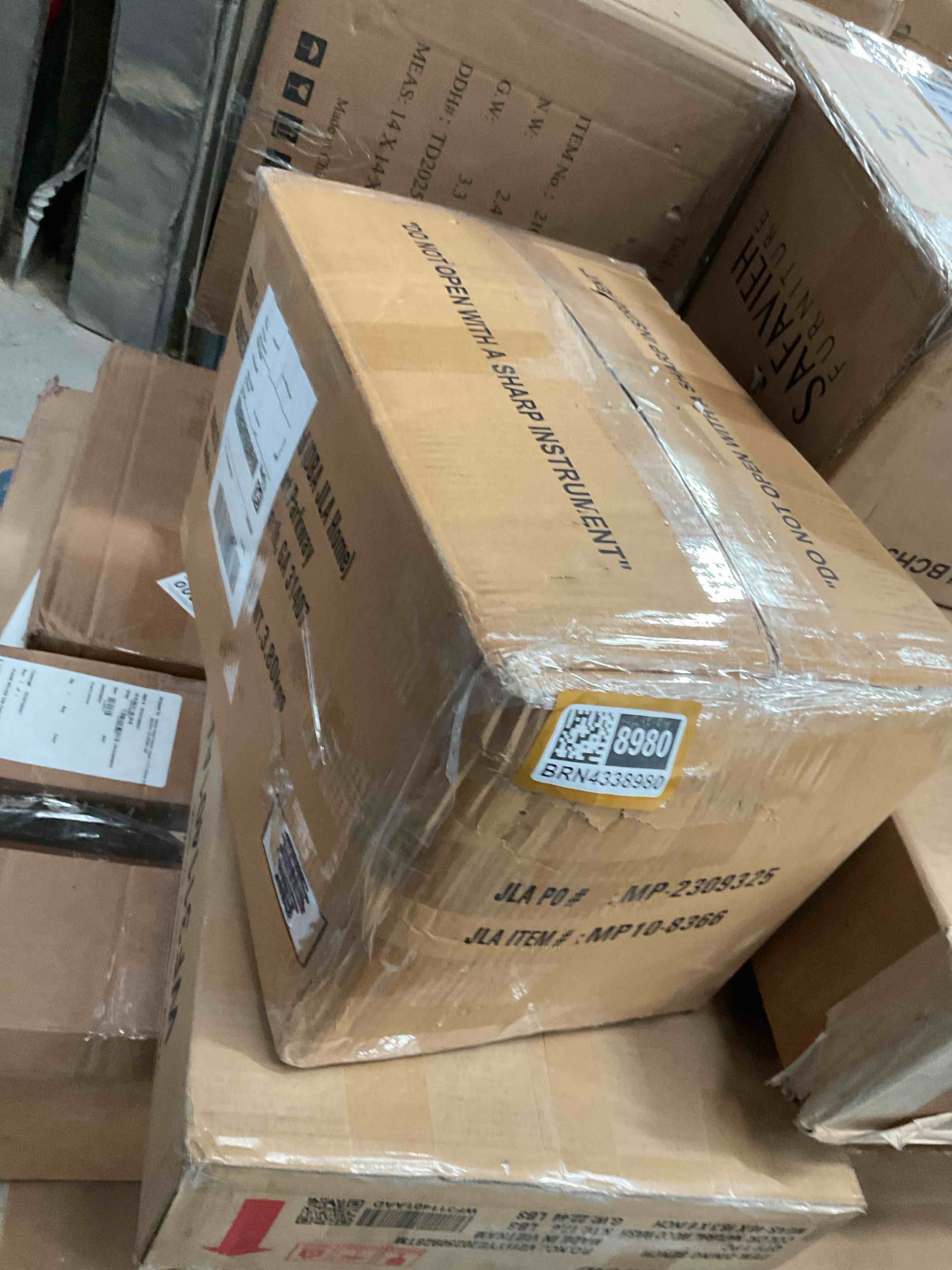 Condition photo showing Good Condition for 300 Thread Count Cotton Percale Luxury Down Alternative Comforter