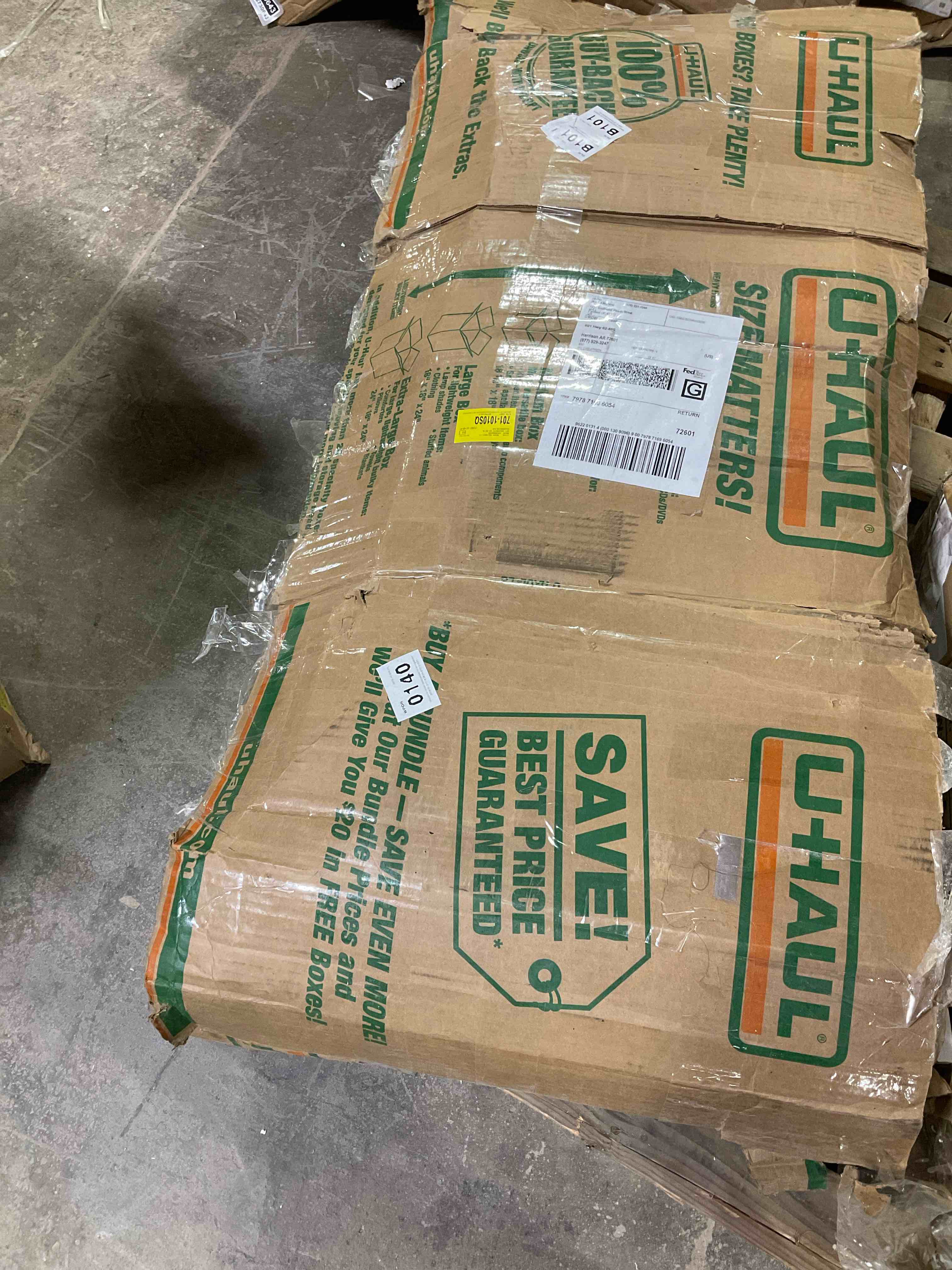 Condition photo showing Good Condition for (BROKEN) White Desk with Drawers