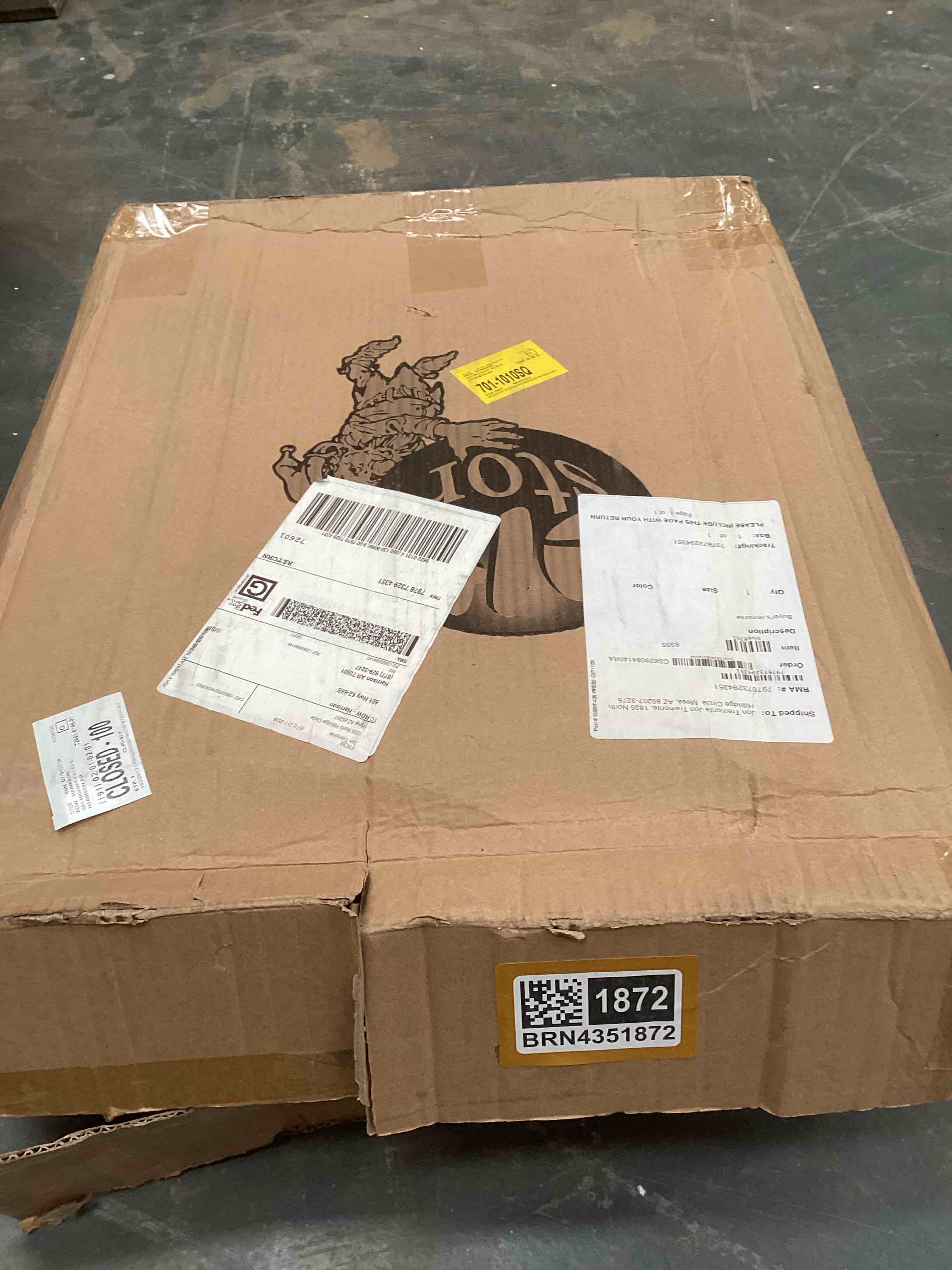 Condition photo showing Good Condition for  green bag with wheels