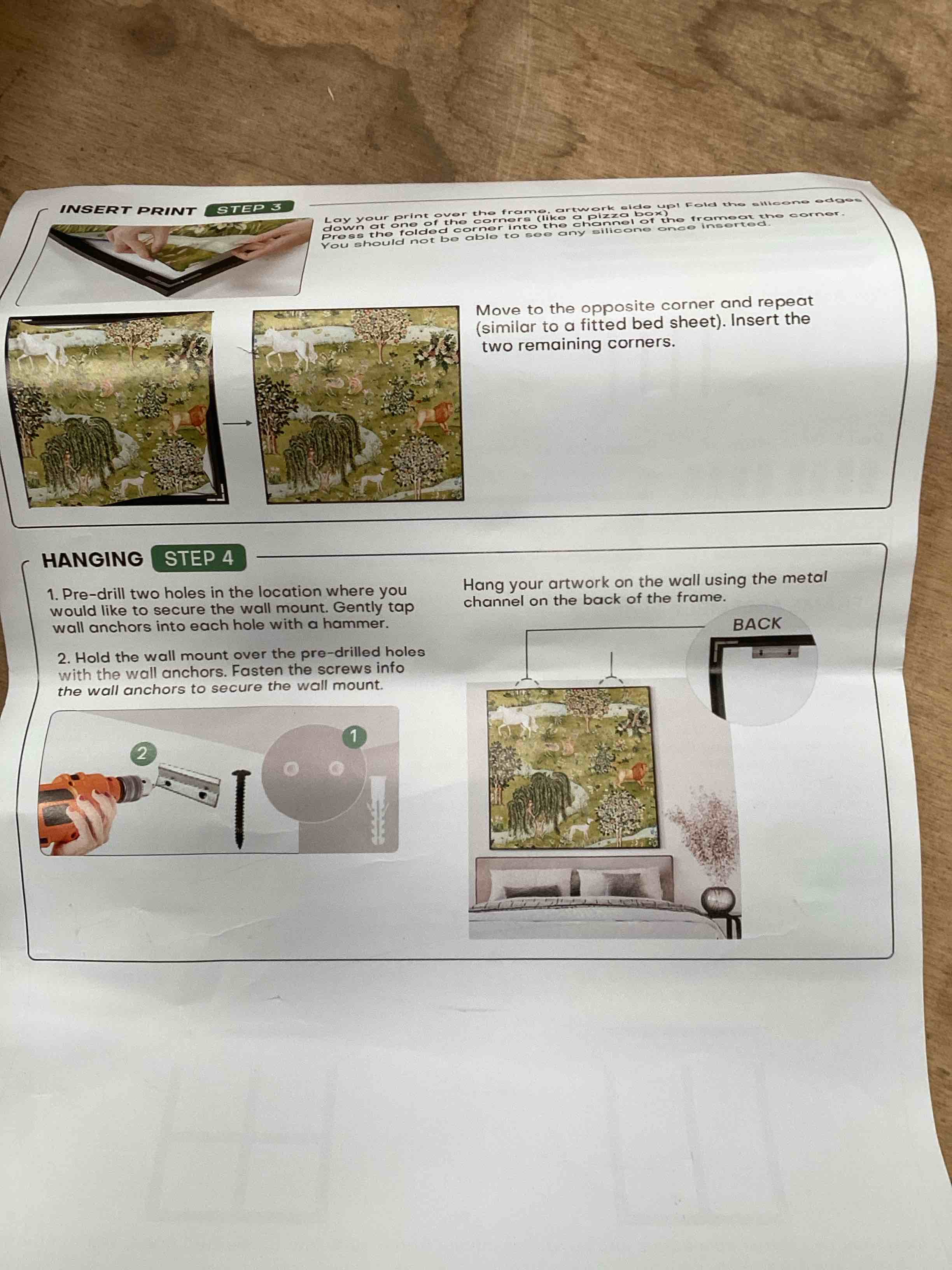 Condition photo showing Good Condition for Metal Art Frame 