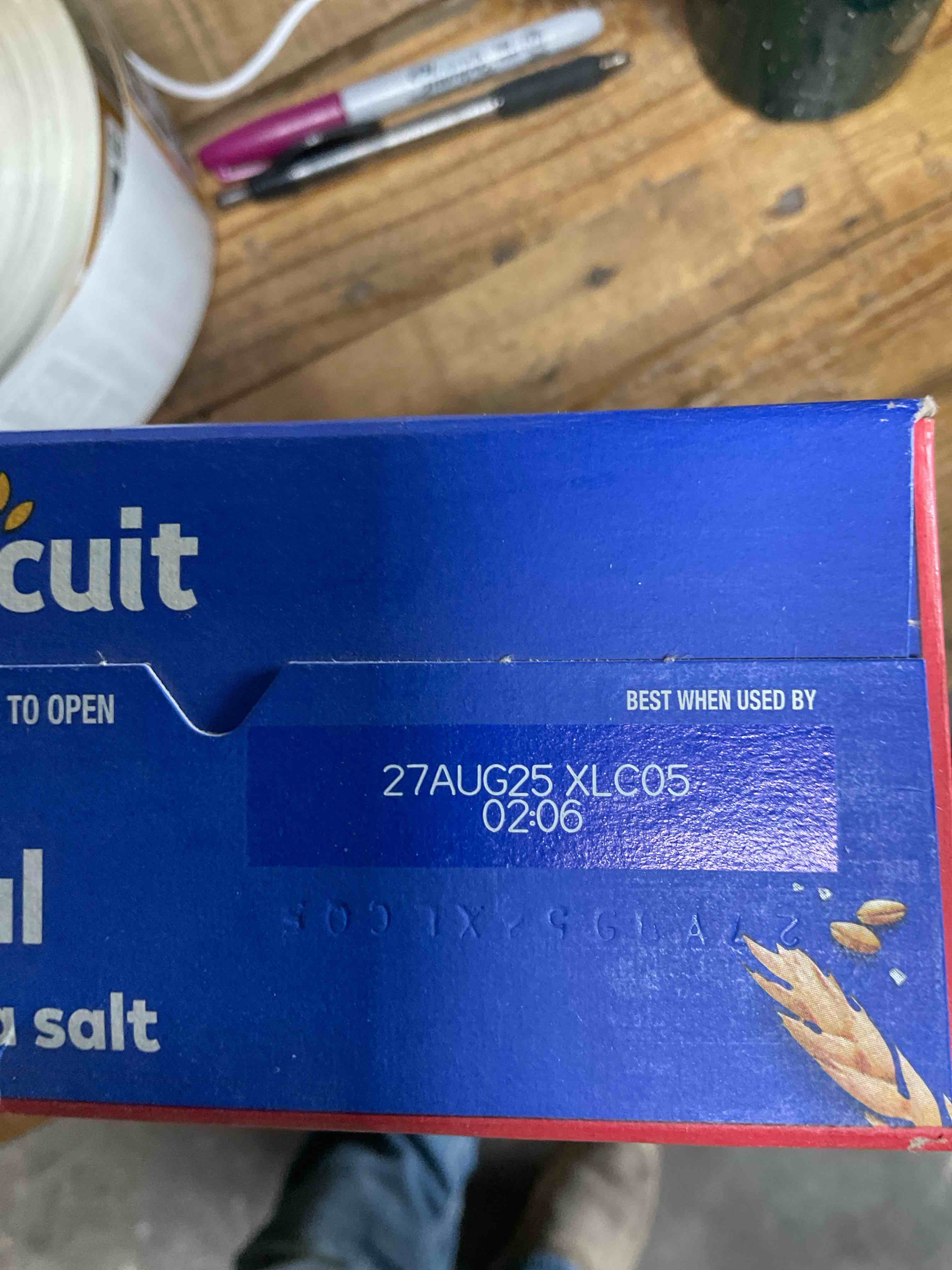 Condition photo showing New/Like New for Triscuit Original Whole Grain Wheat Crackers, Vegan Crackers, Healthy Snacks, Lunch Snacks, Family Size, 12.5 oz 12.5 Ounce (Pack of 1)