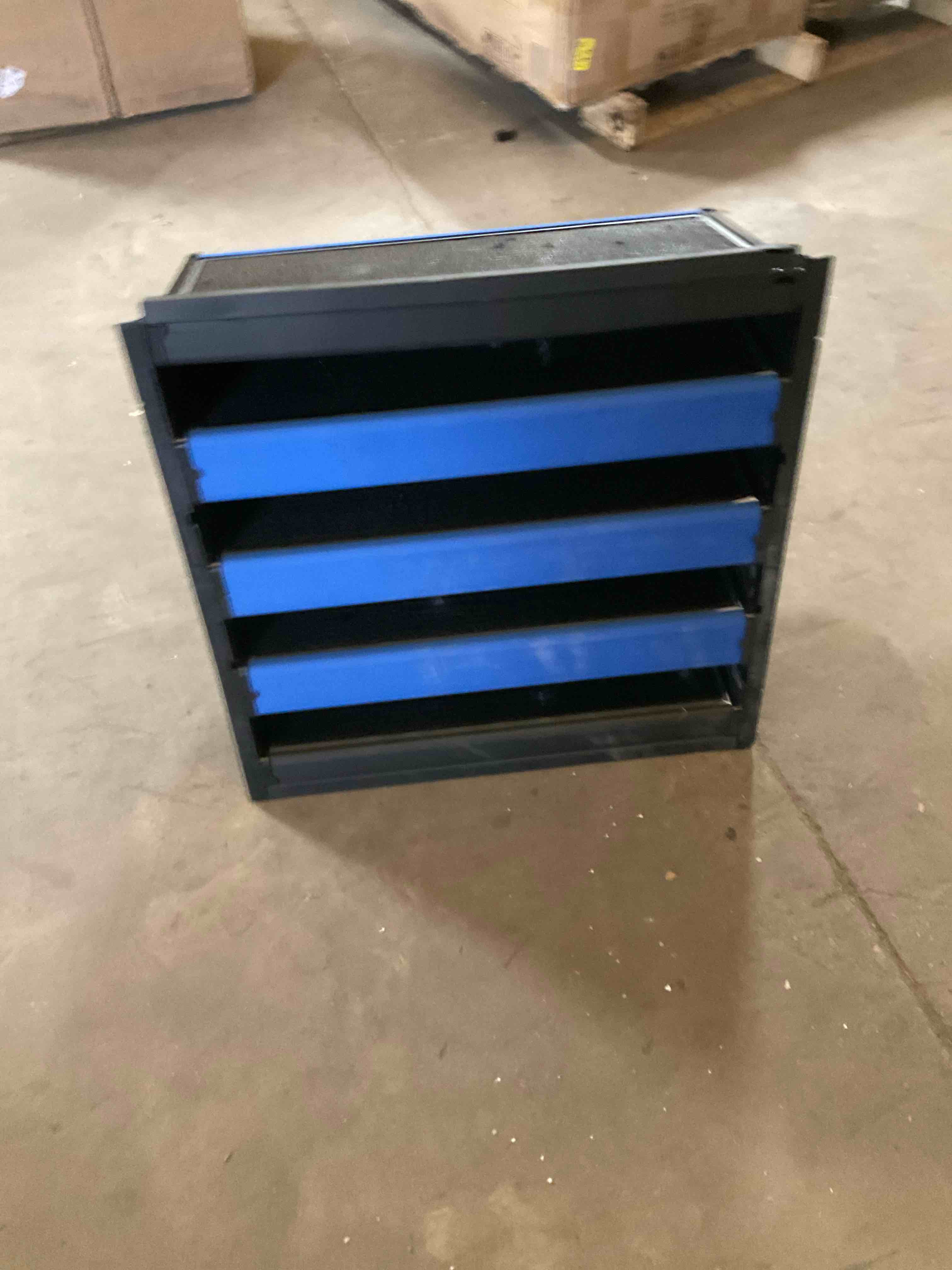 Condition photo showing Good Condition for AIR HANDLER, 24 X 24 X 12 CARBON 4V BANK