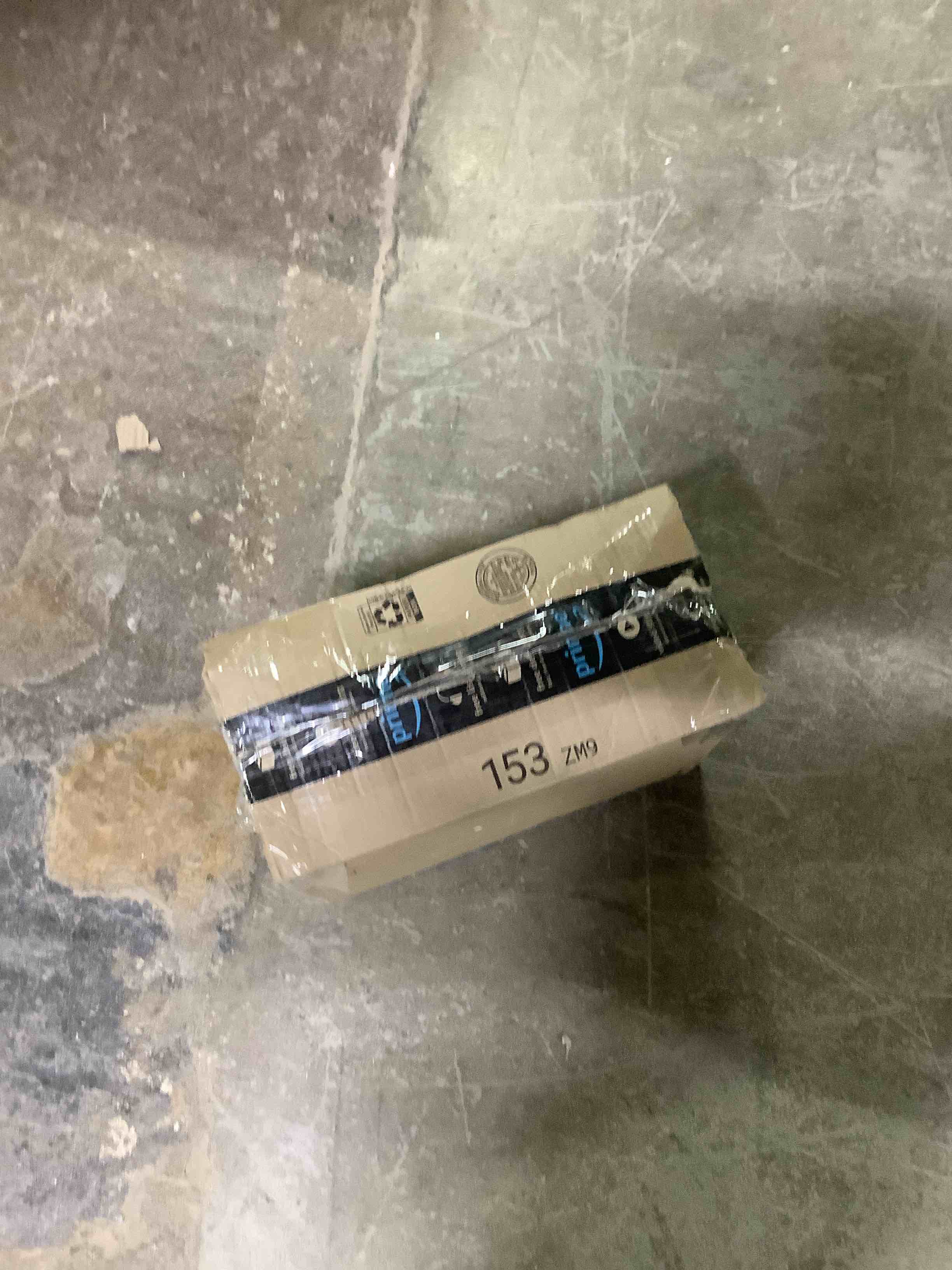 Condition photo showing Good Condition for mélange home hydrangea embroidered duvet set