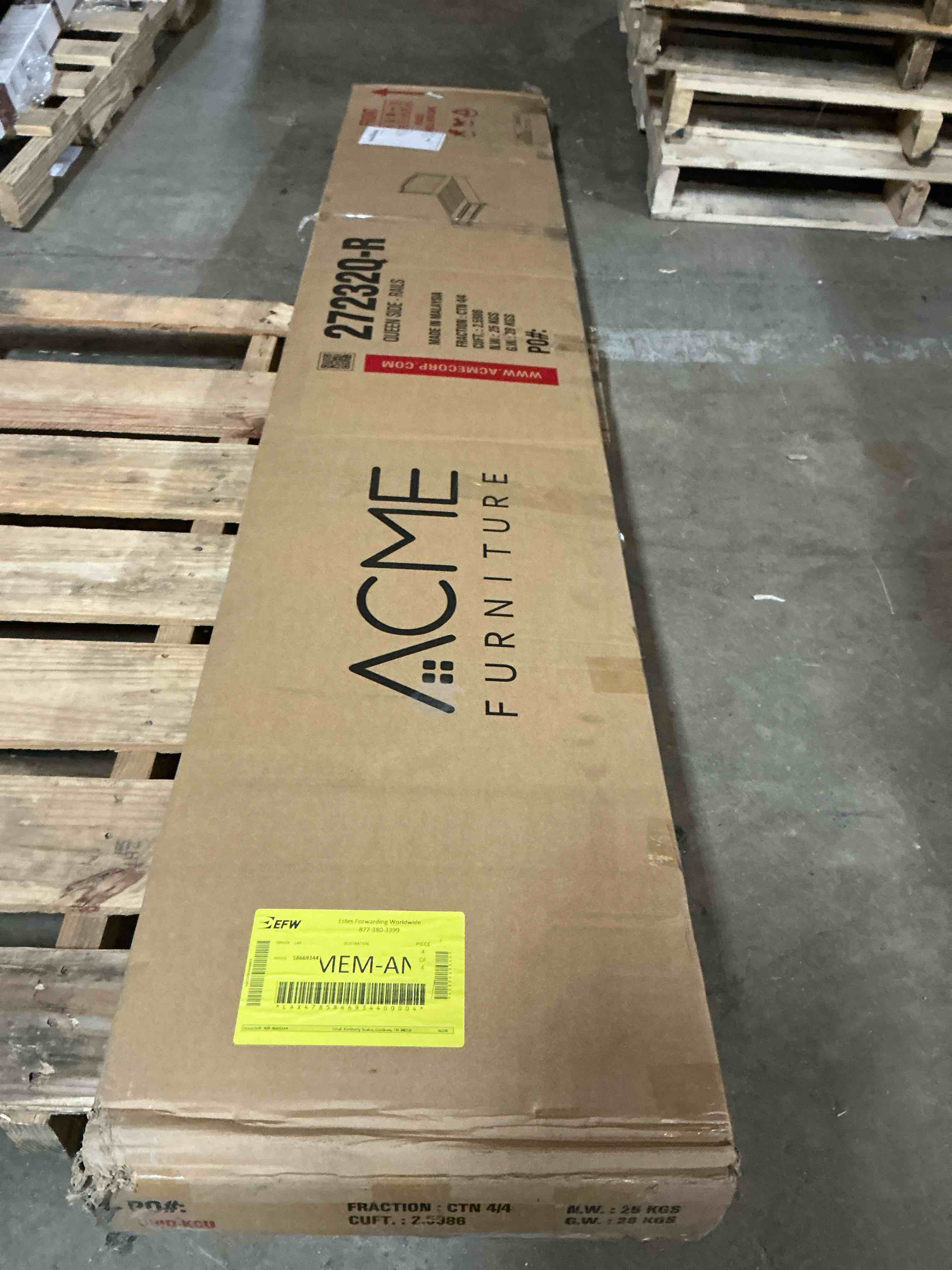 Condition photo showing Good Condition for ACME Queen Bed, Champagne