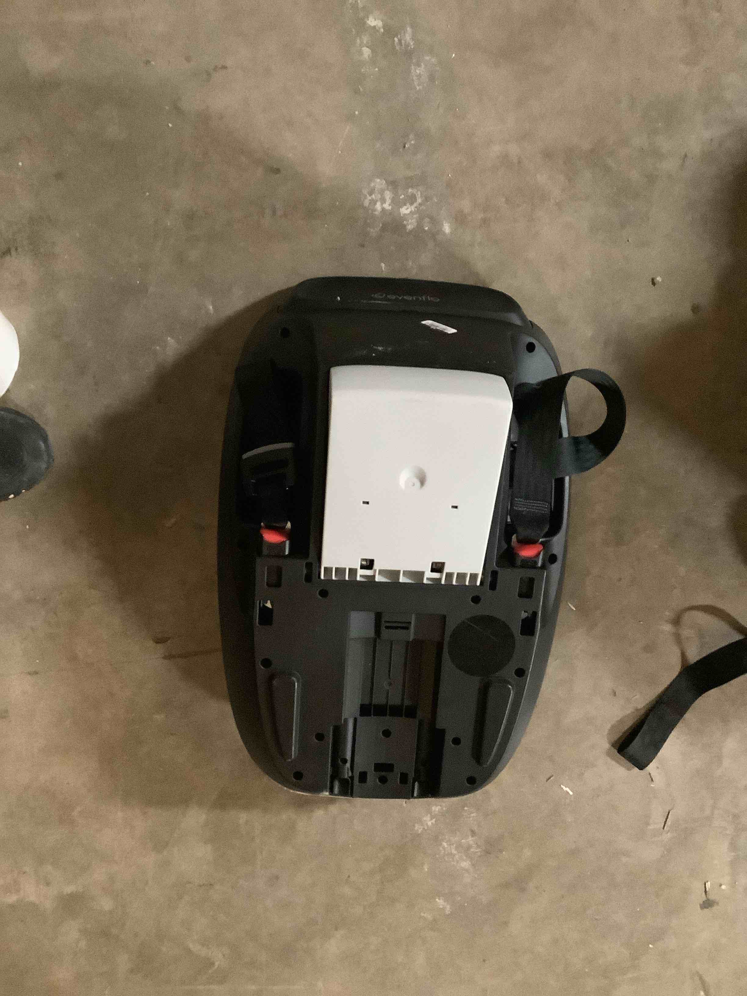 Condition photo showing Good Condition for evenflo car seat lock