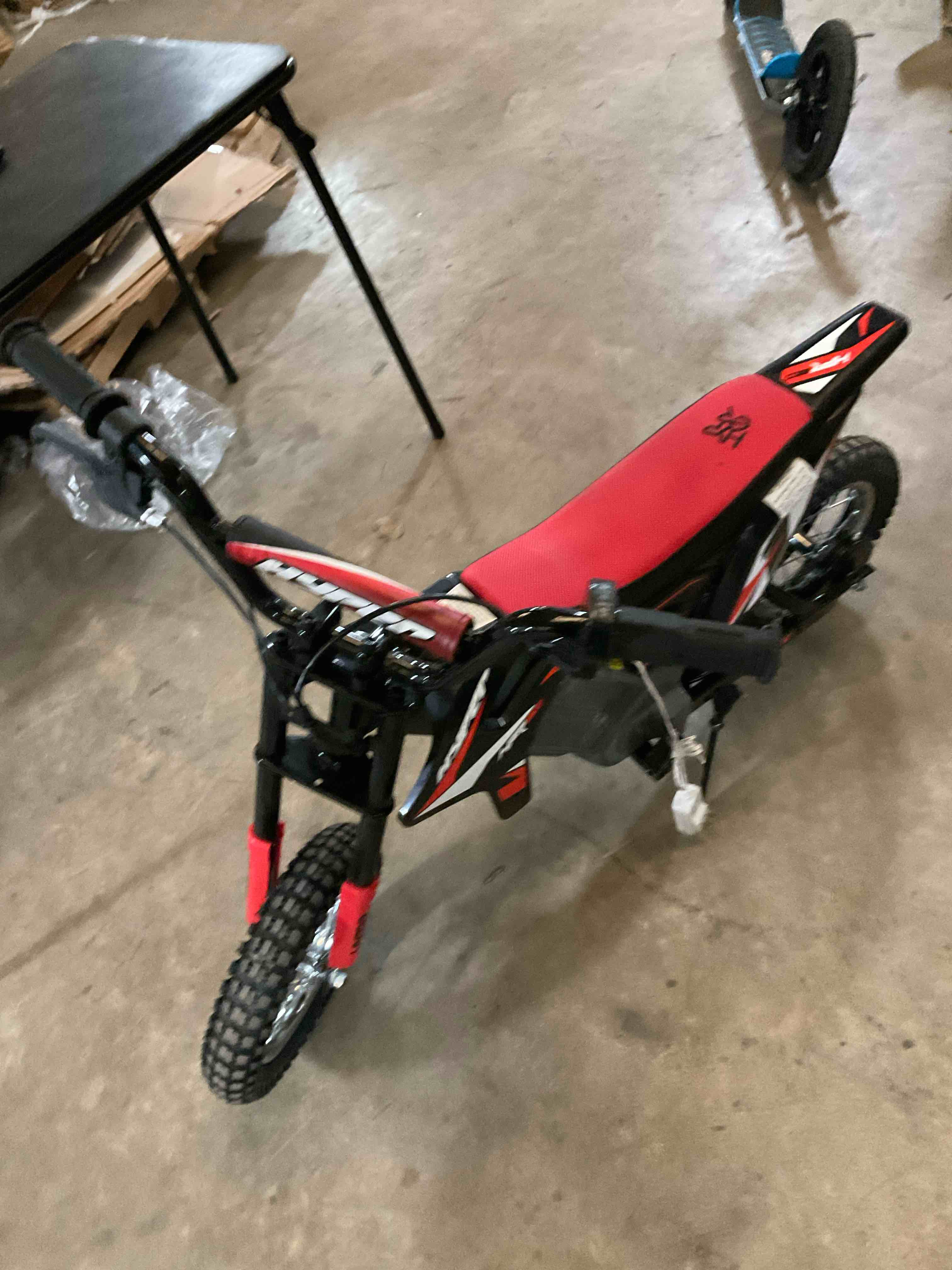 Condition photo showing Good Condition for (NO CHARGER) hyper 350 Children’s electric dirtbike 