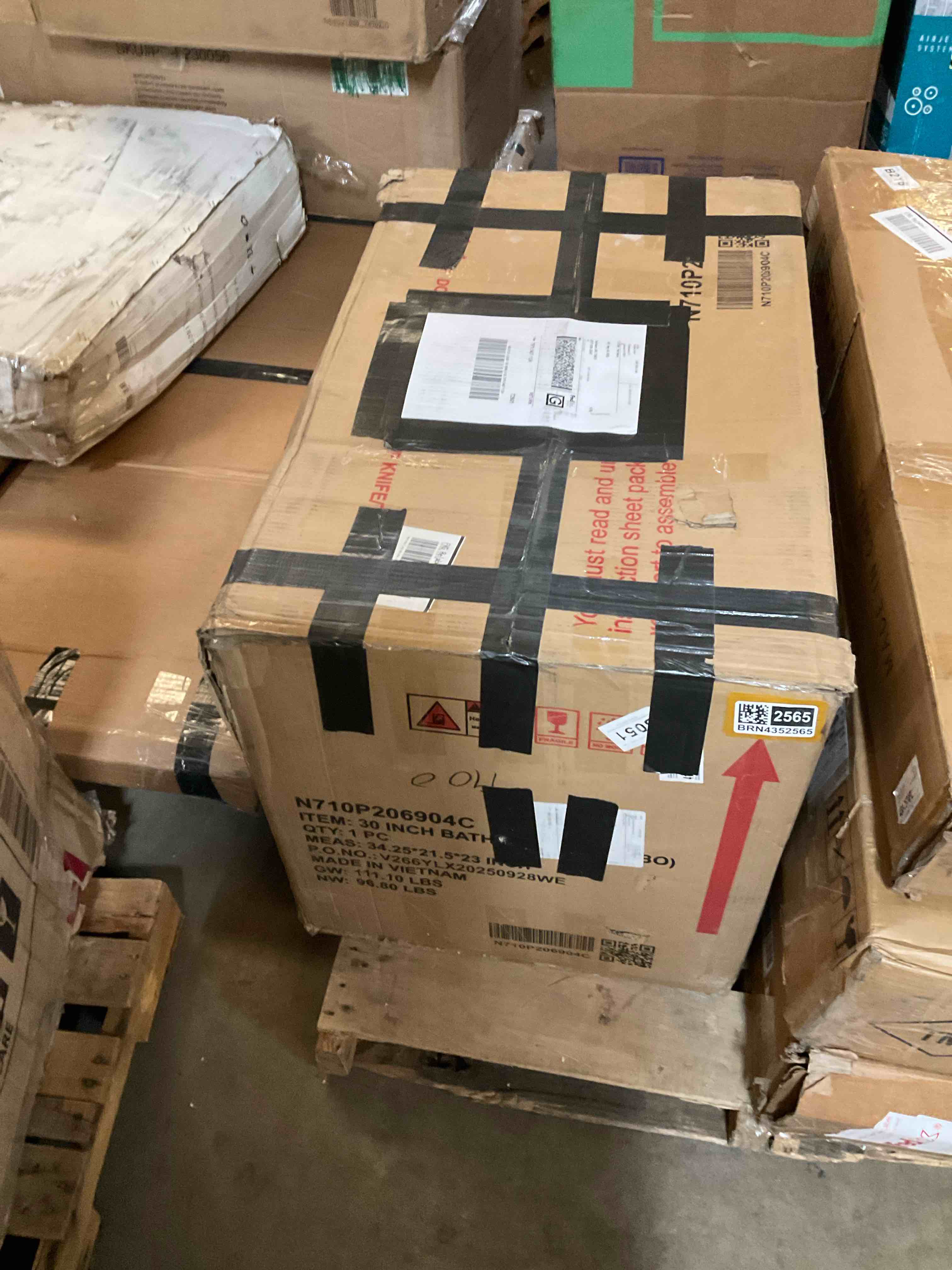 Condition photo showing Good Condition for 30\u0027\u0027 Single Bathroom Vanity with Ceramic Top