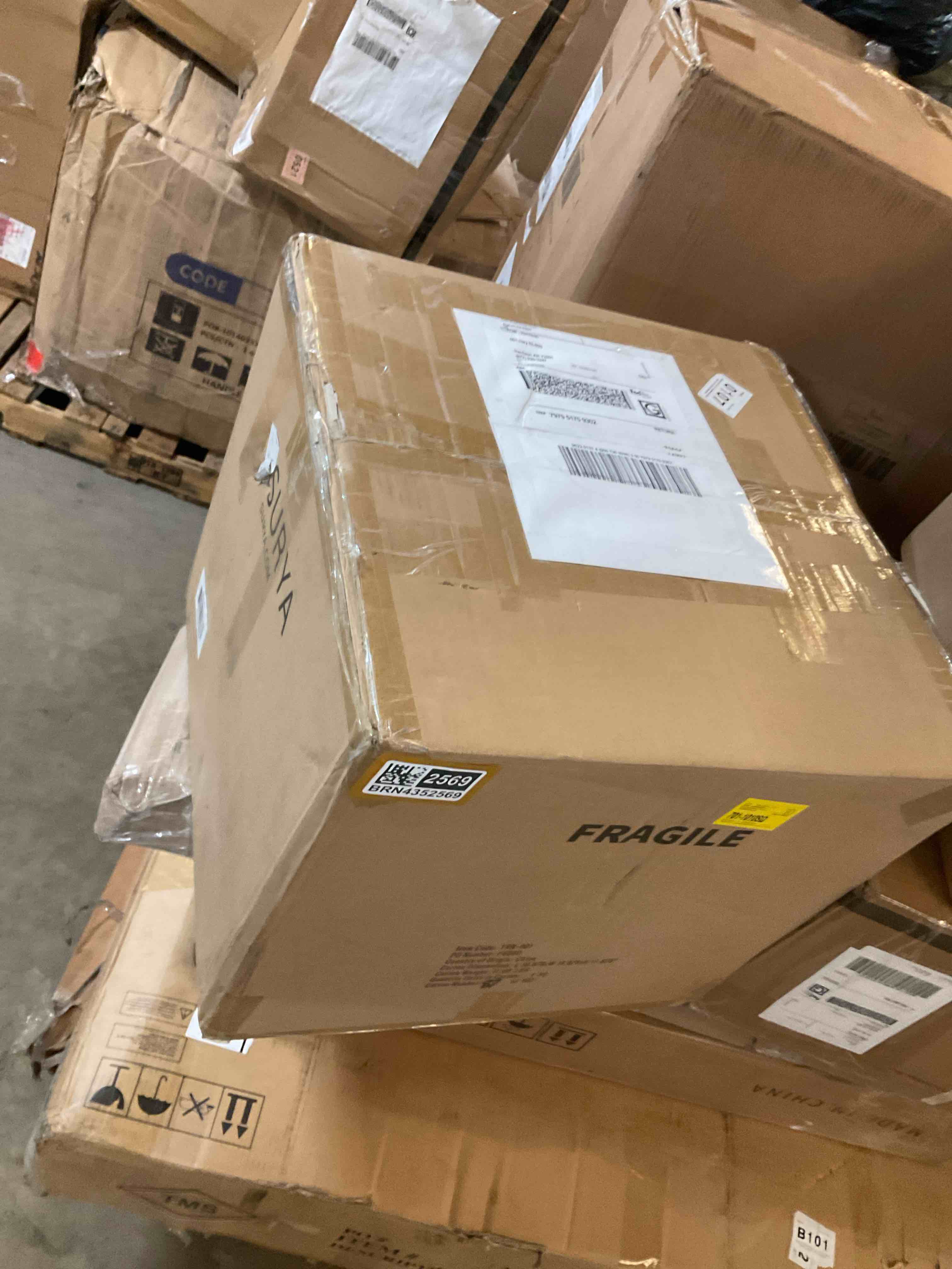 Condition photo showing Good Condition for Eustacia Ceramic Table Lamp