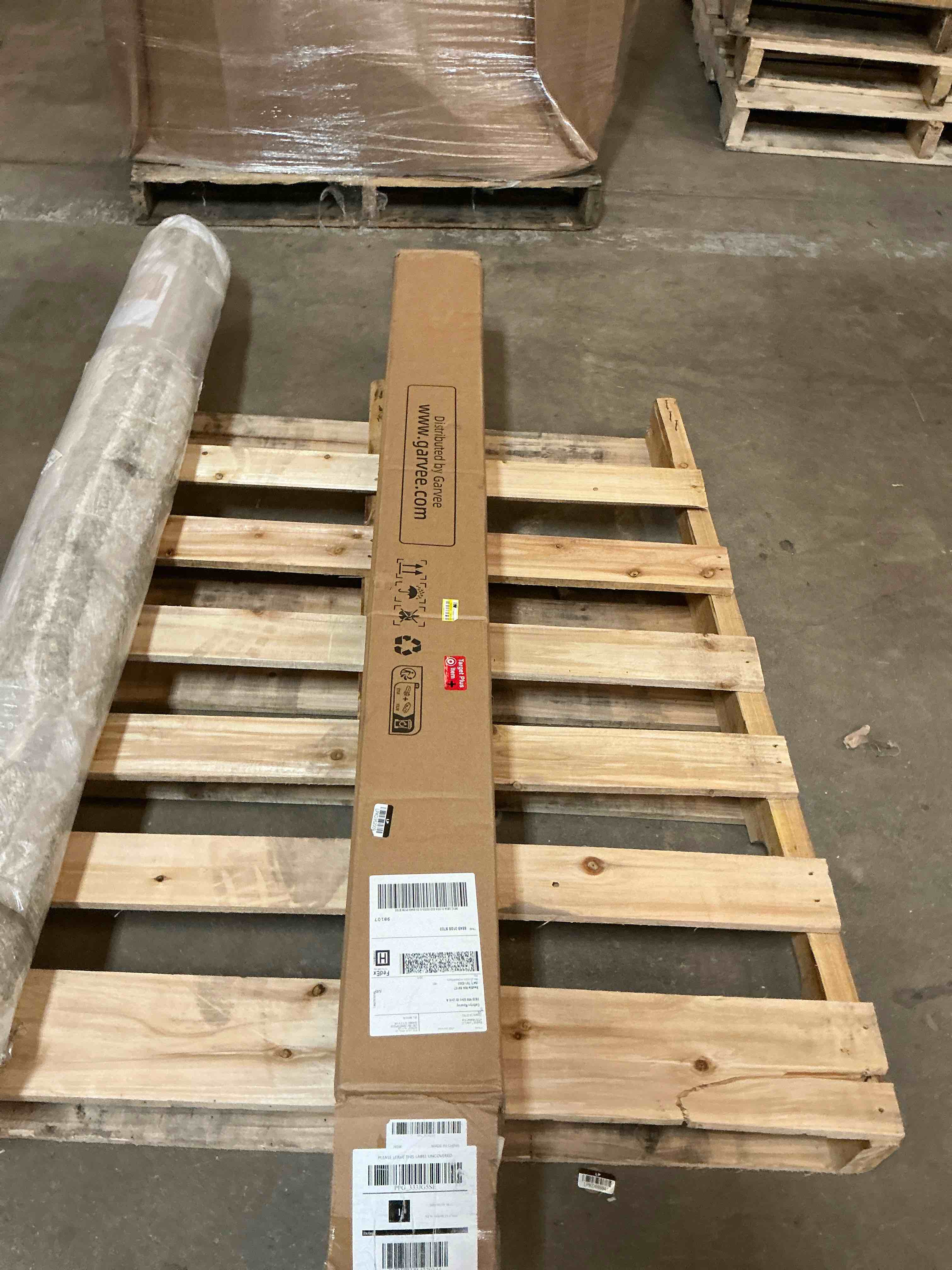 Condition photo showing Good Condition for Garvee 9ft Umbrella 