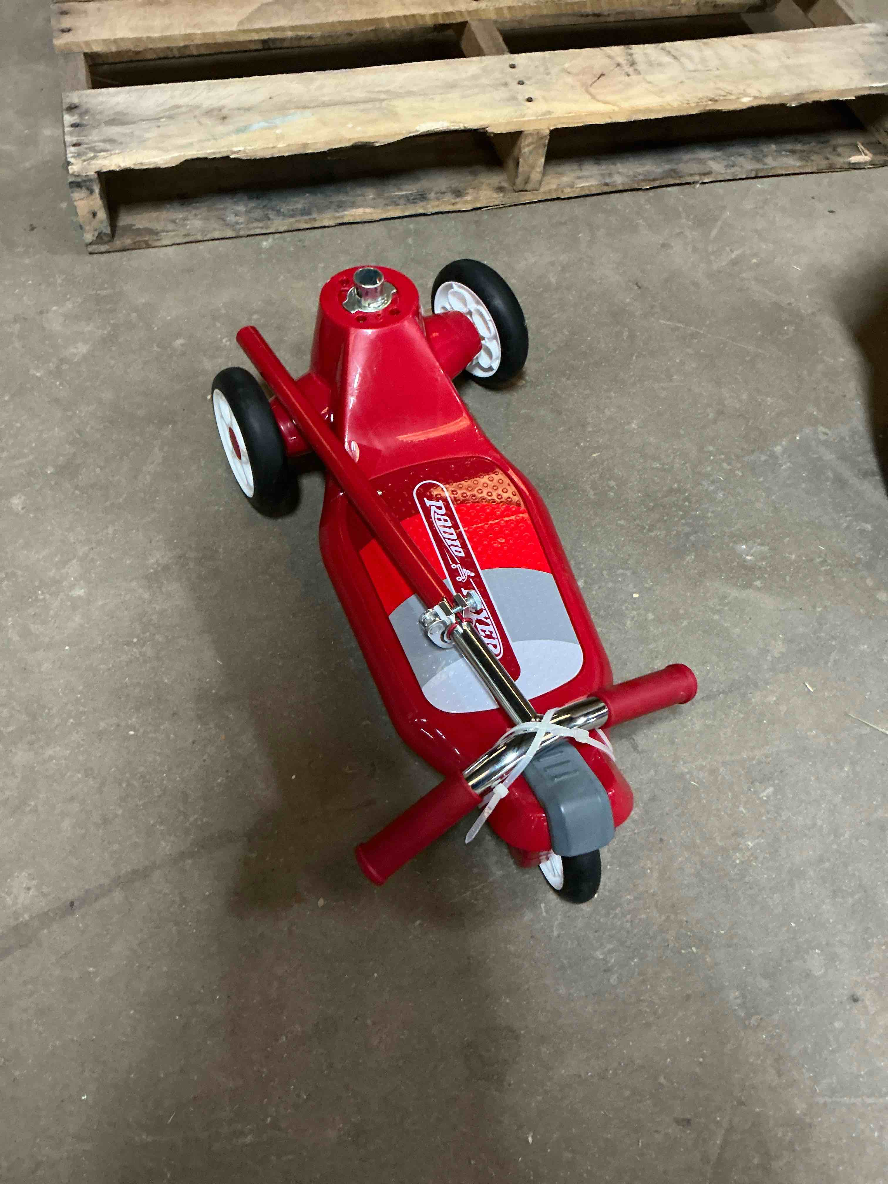 Condition photo showing Good Condition for Radio Flyer 3 Wheel Scooter
