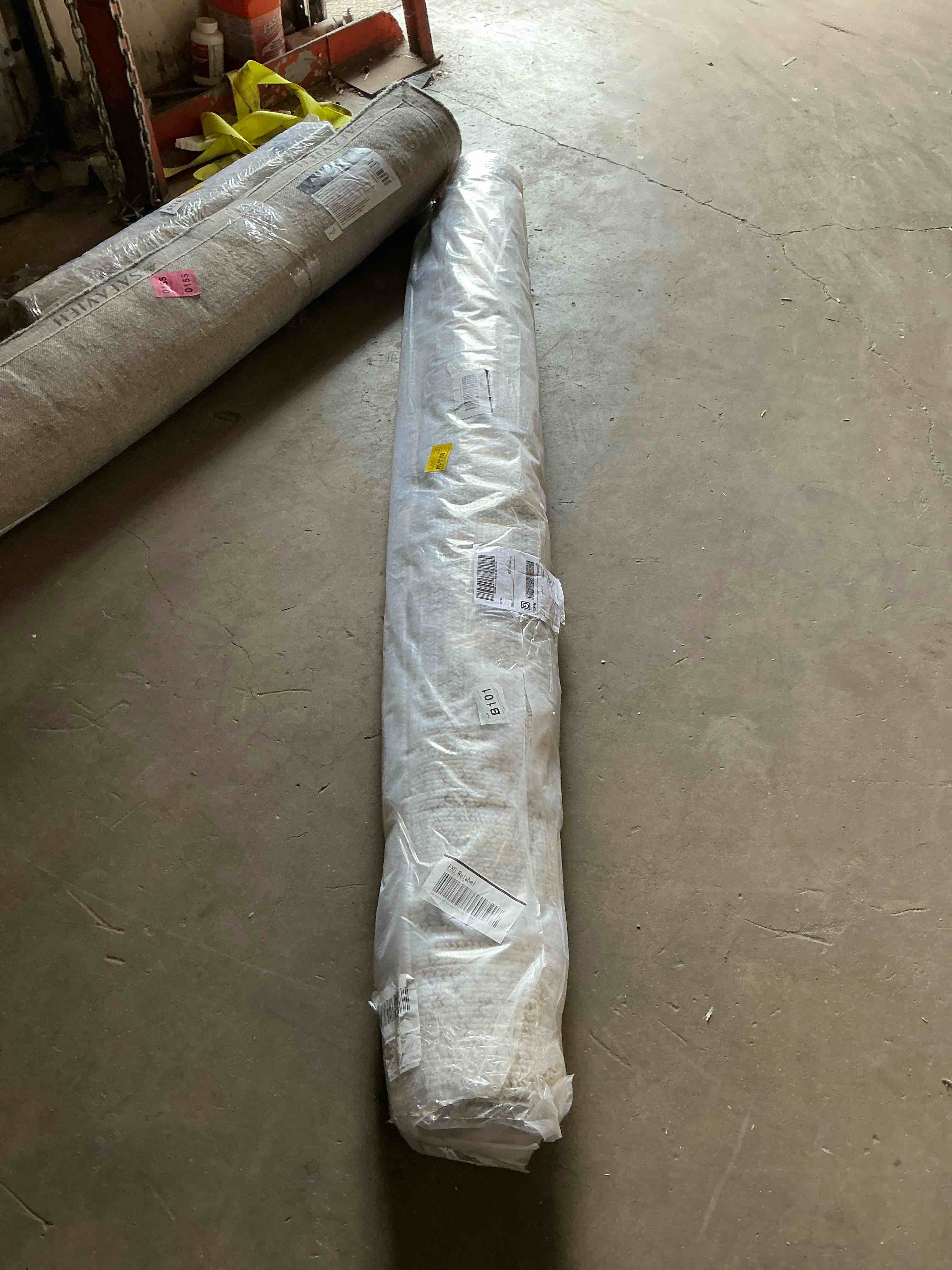 Condition photo showing Good Condition for Luchezar Handmade Braided Ivory Indoor/Outdoor Rug