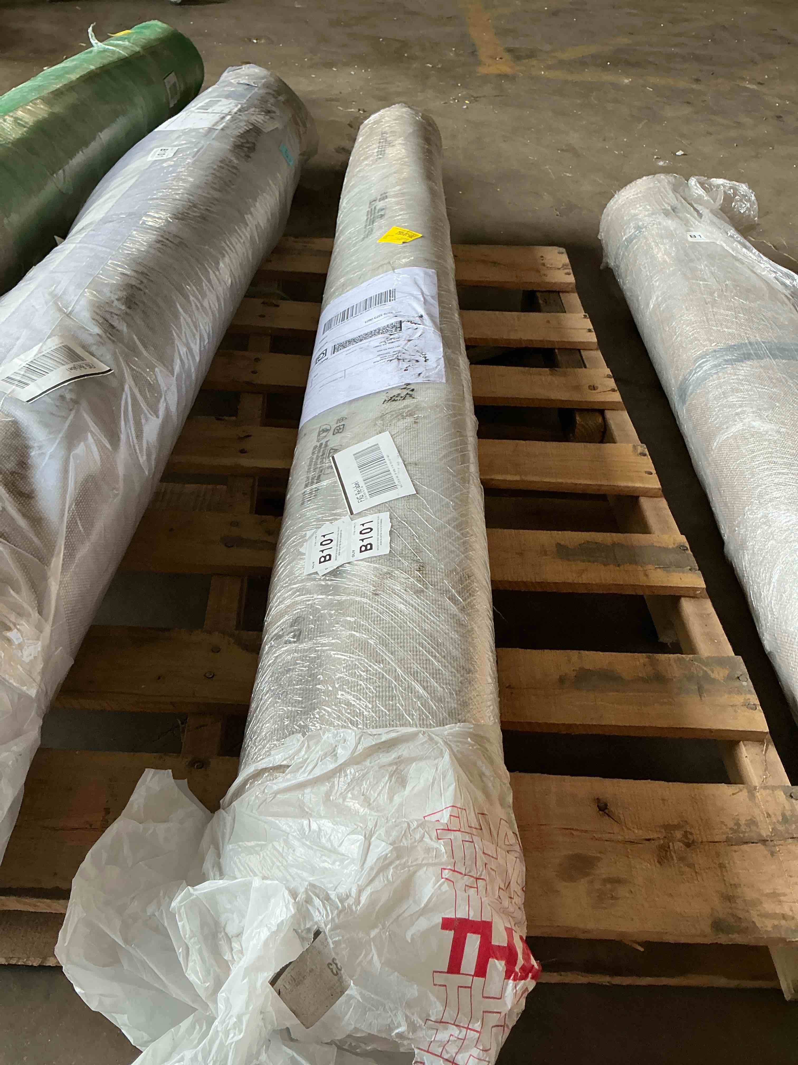 Condition photo showing Good Condition for Ayjah Cream Modern Geometric Area Rug