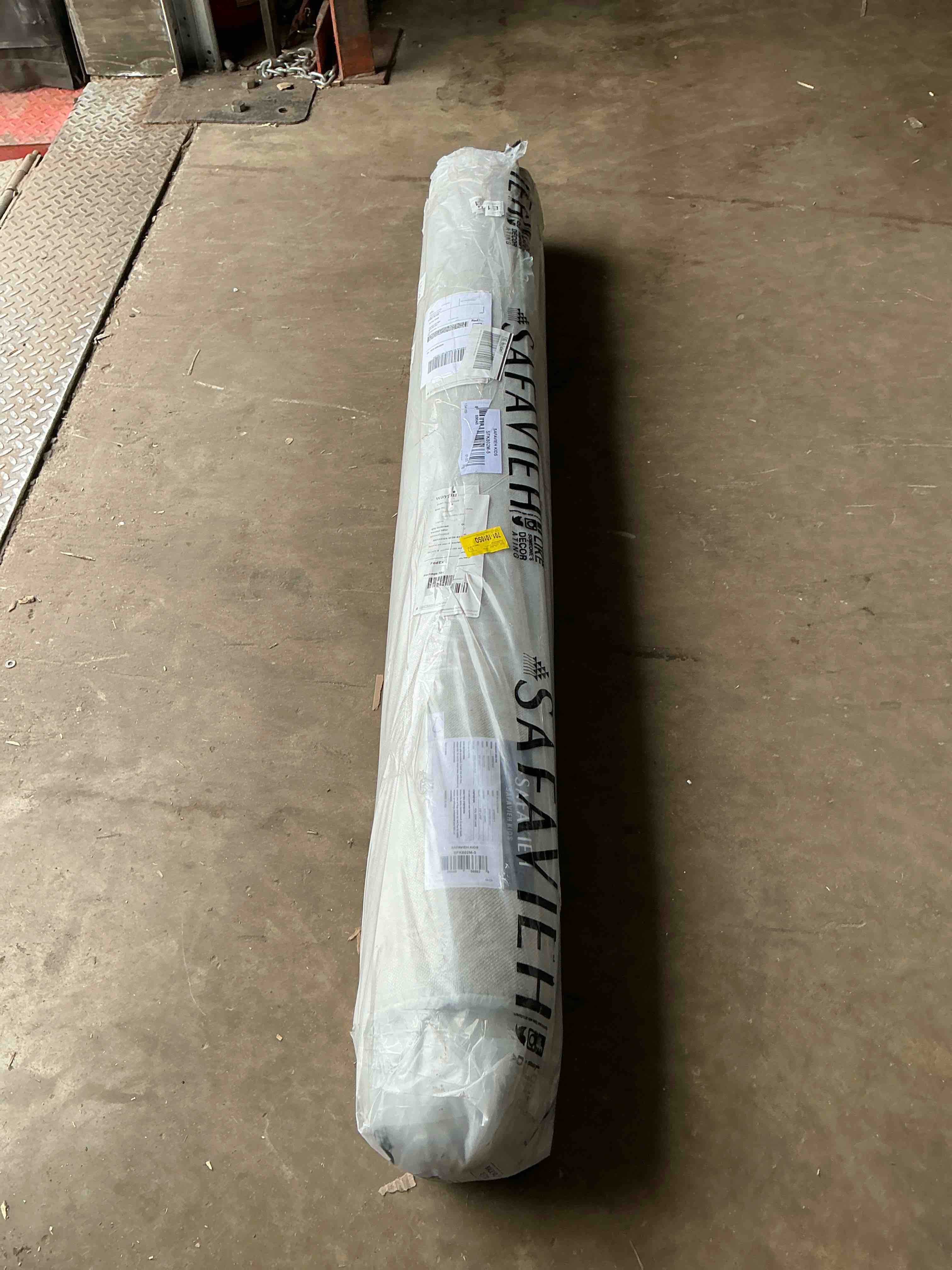 Condition photo showing Good Condition for Antaeus Kids Hand Loomed Wool Rug