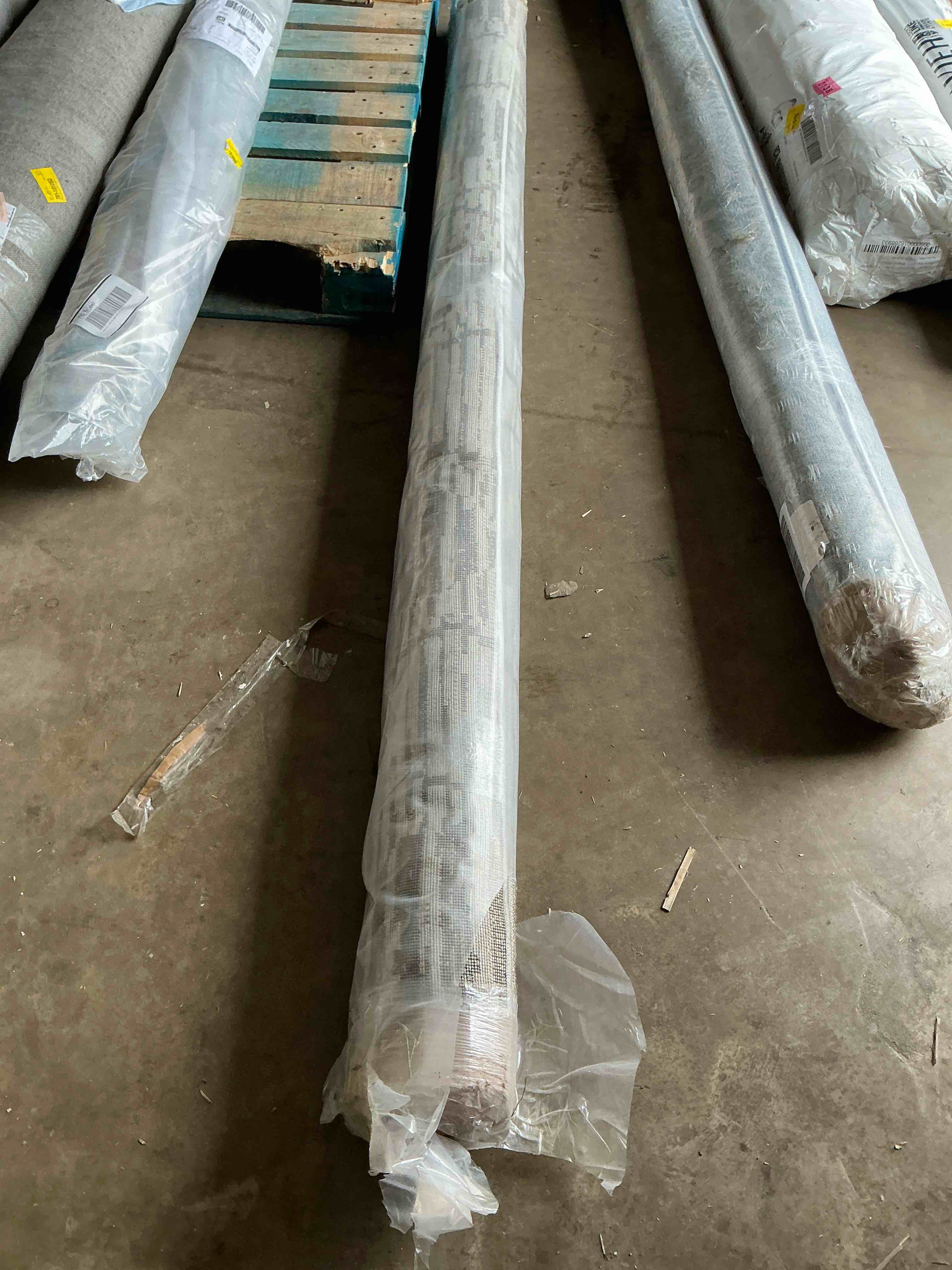 Condition photo showing Good Condition for Loloi II Kamala Charcoal / Dove Area Rug