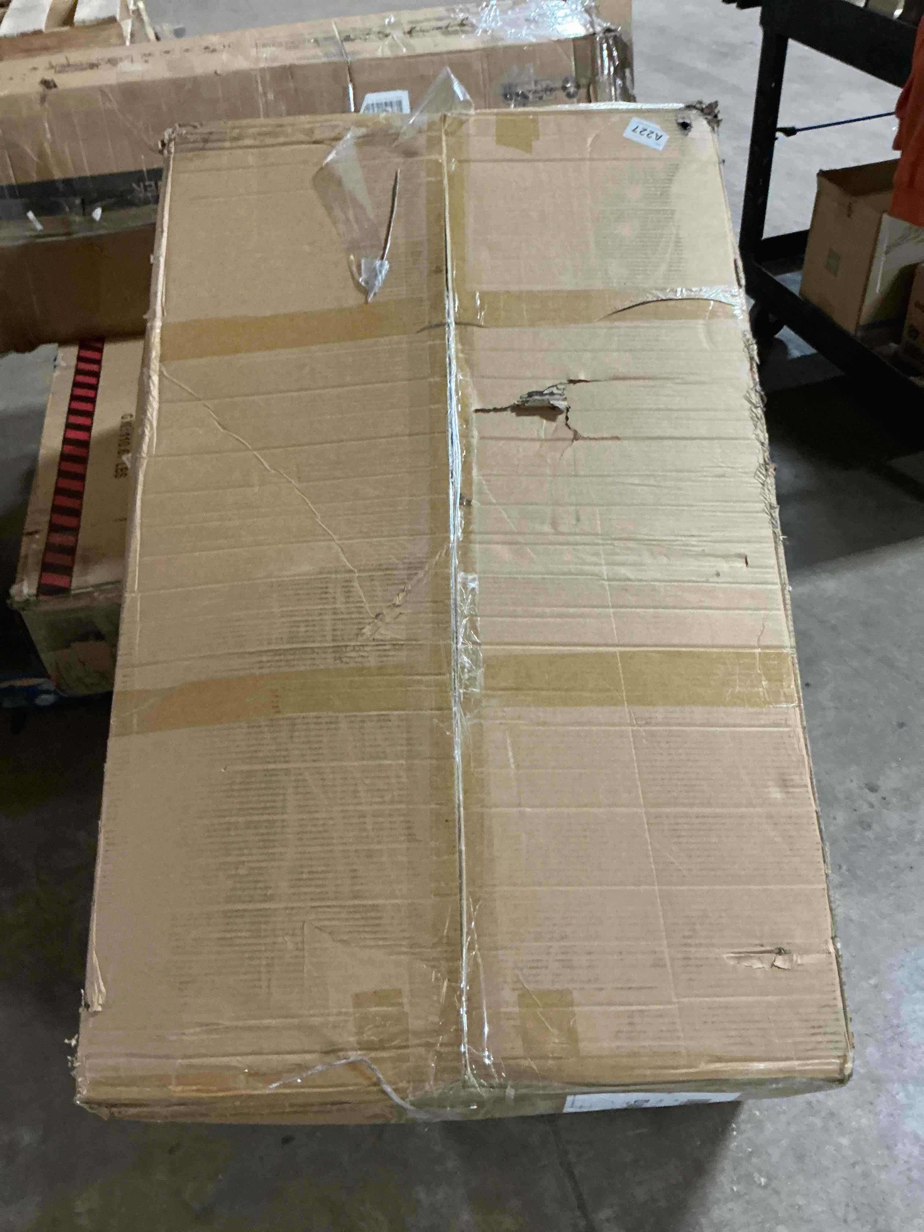 Condition photo showing Good Condition for 56.1" Round Arm Velvet Loveseat