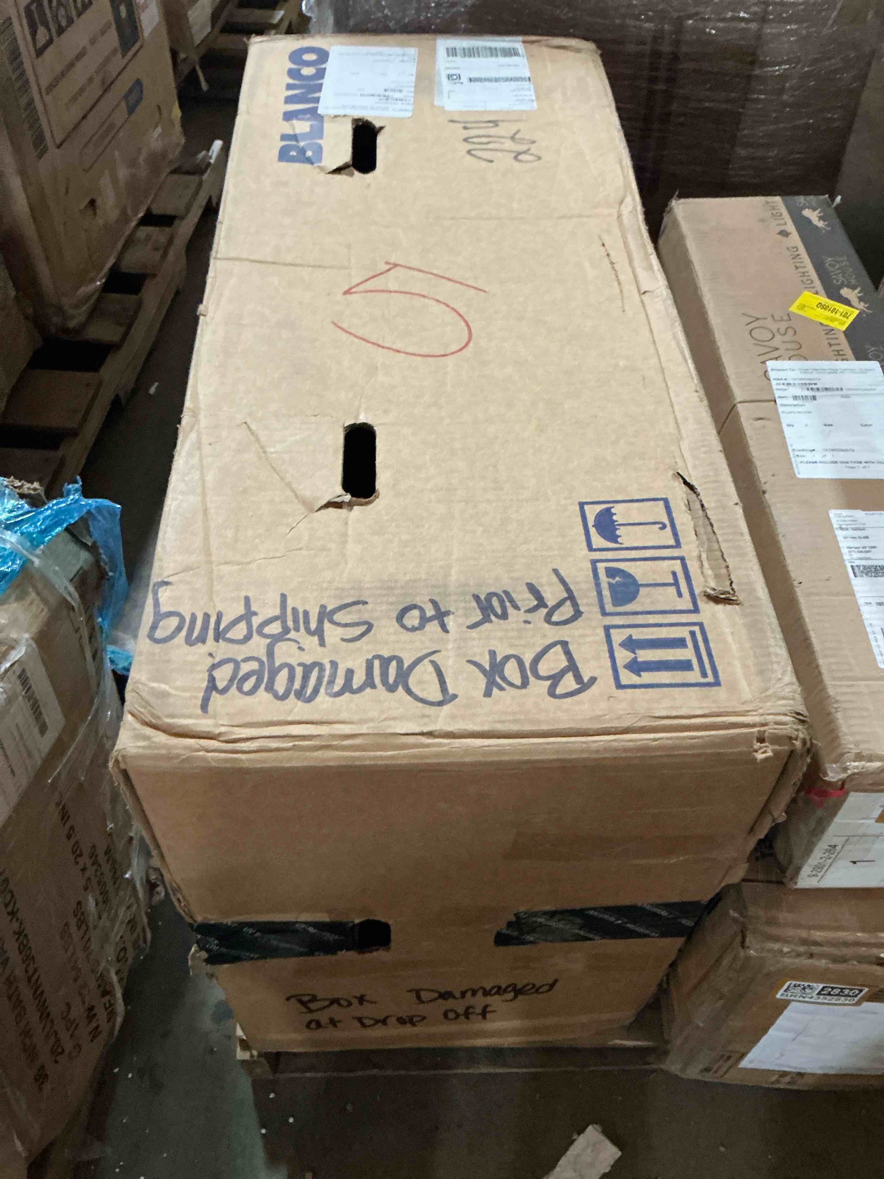 Condition photo showing Good Condition for Ikon SILGRANIT 33" Double Bowl Apron-Front Farmhouse Sink with Low Divide