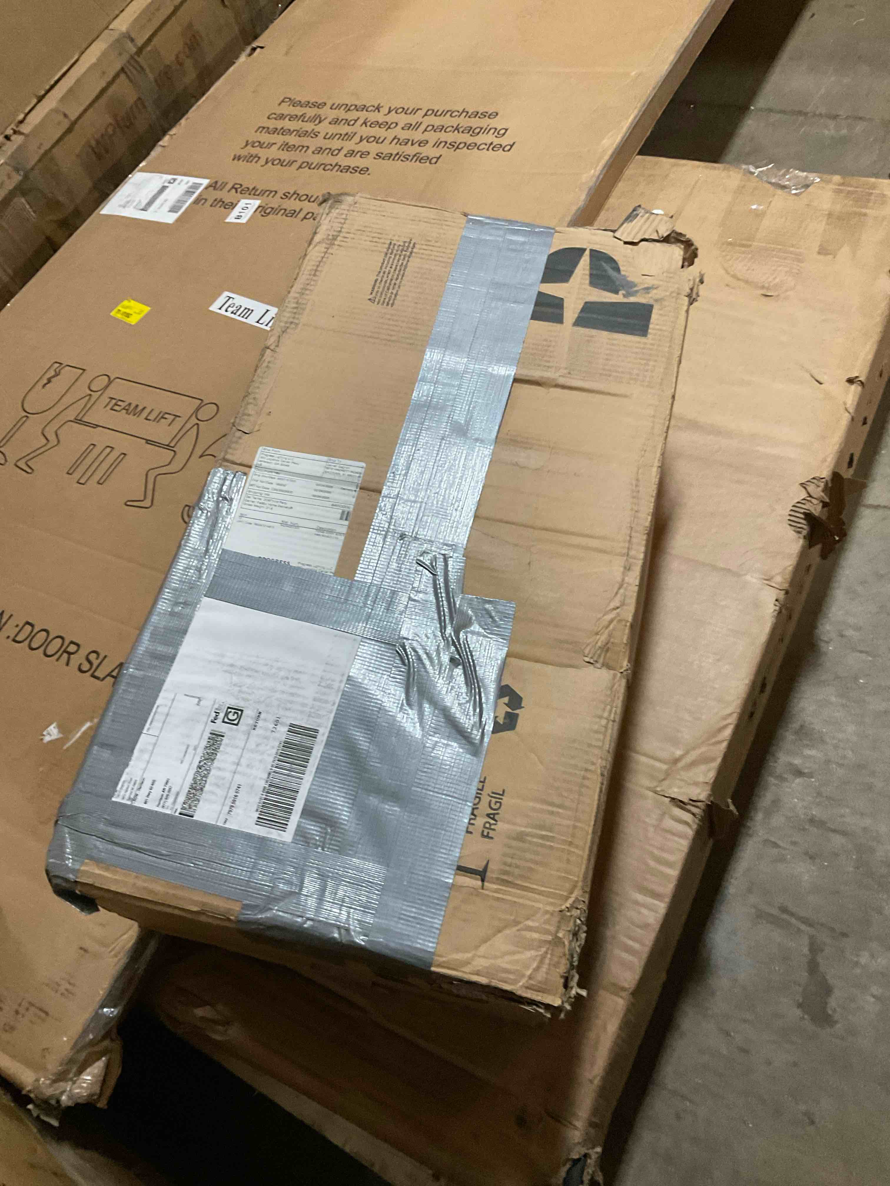 Condition photo showing Good Condition for 60" Fresno LED Standard Ceiling Fan with Light Kit Included