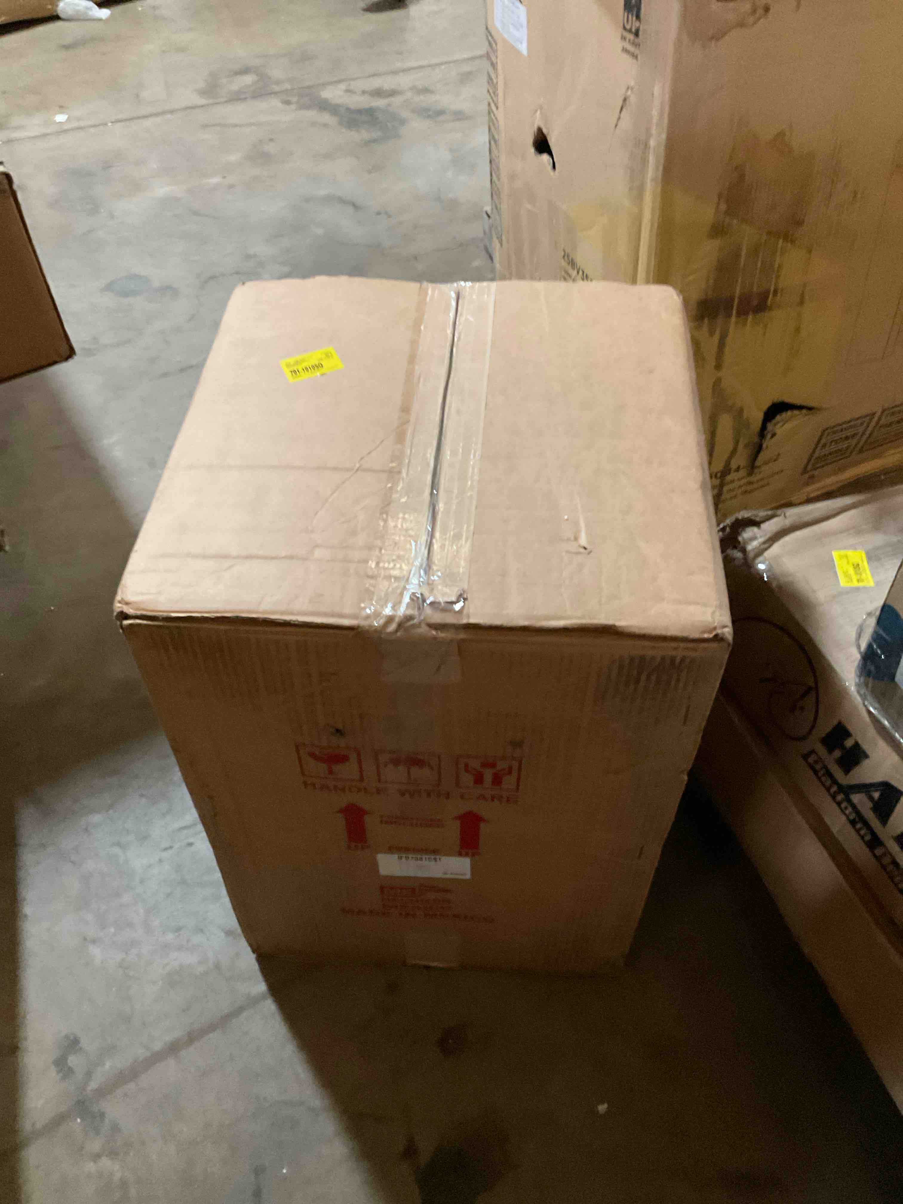 Condition photo showing Good Condition for Quinn End Table