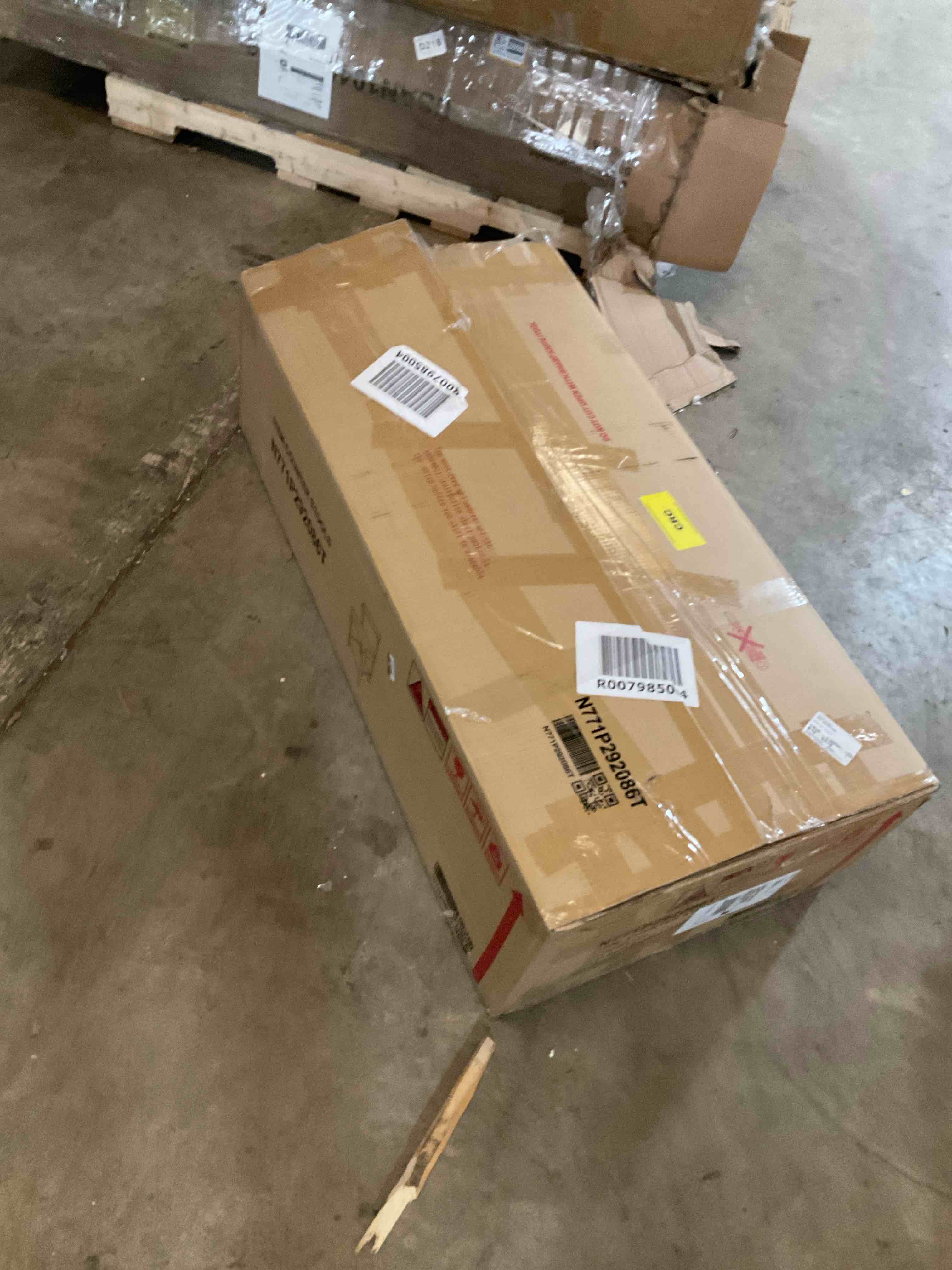 Condition photo showing Good Condition for misc box