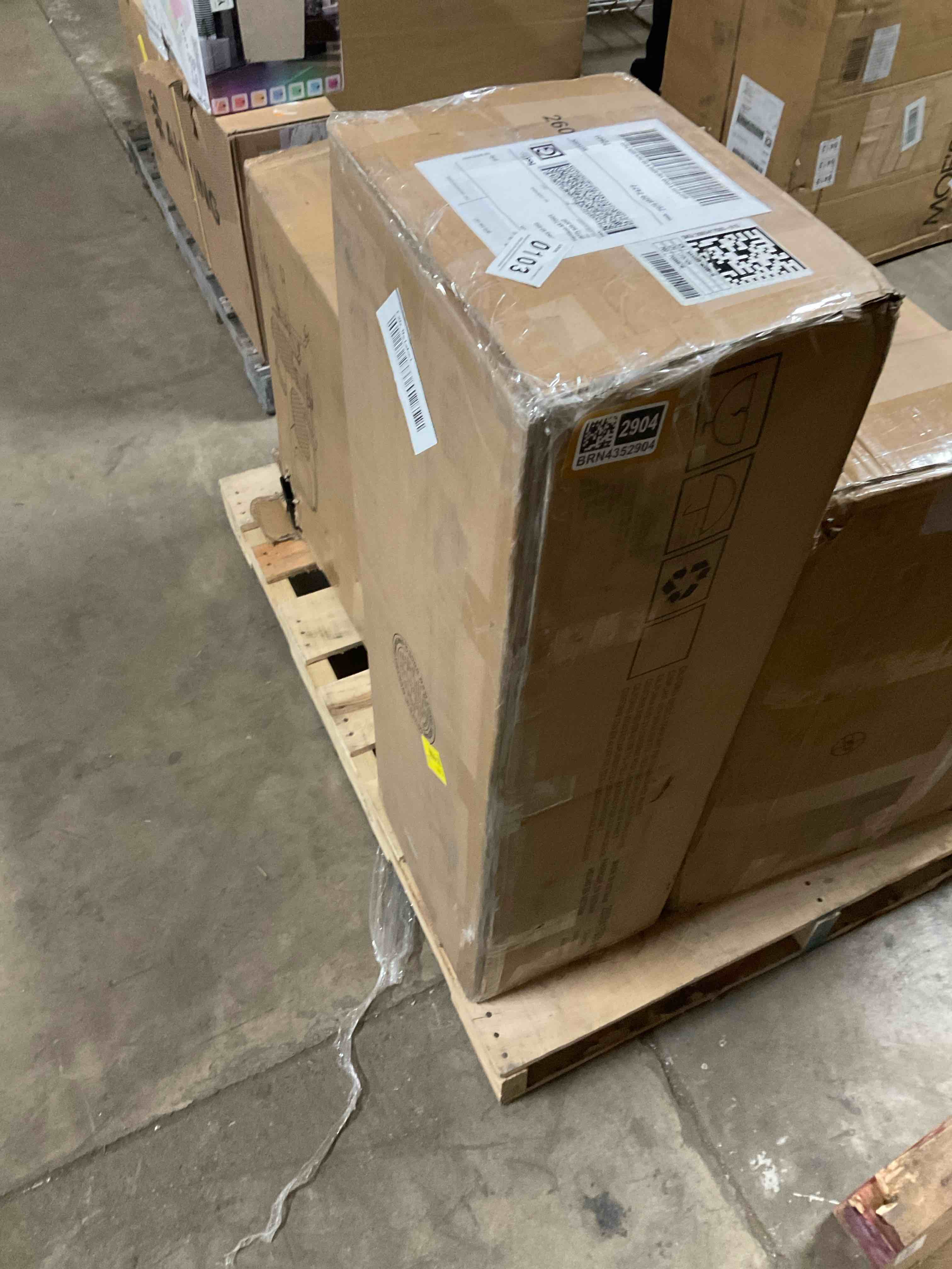 Condition photo showing Good Condition for Arcata Console Table, (36in)