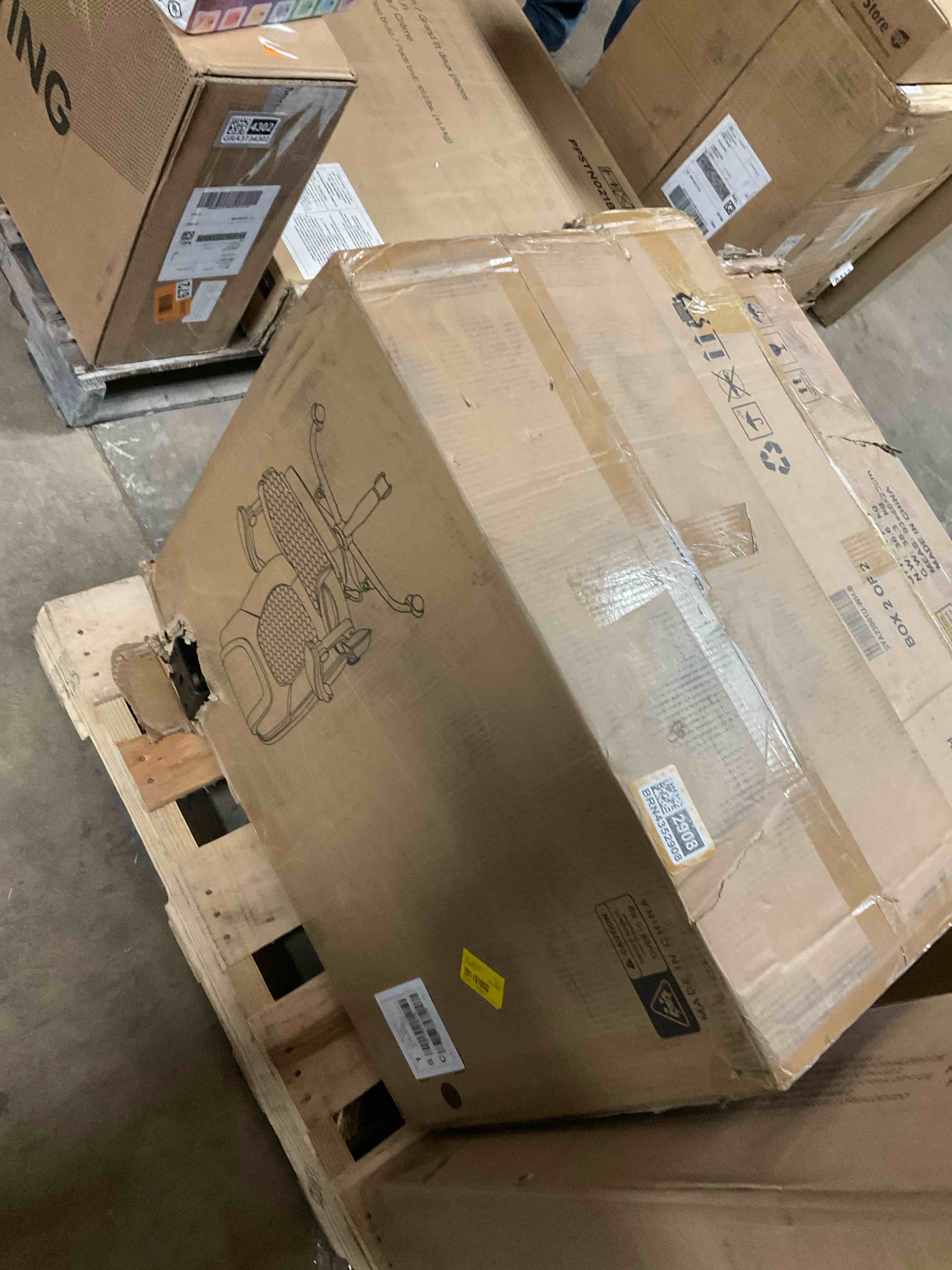 Condition photo showing Good Condition for Ergonomic Office Chair with Heat \u0026 Massage, Adjustable Height, Reclining \u0026 Retractable Footrest, 6-Point Massage \u0026 Lumbar Heating